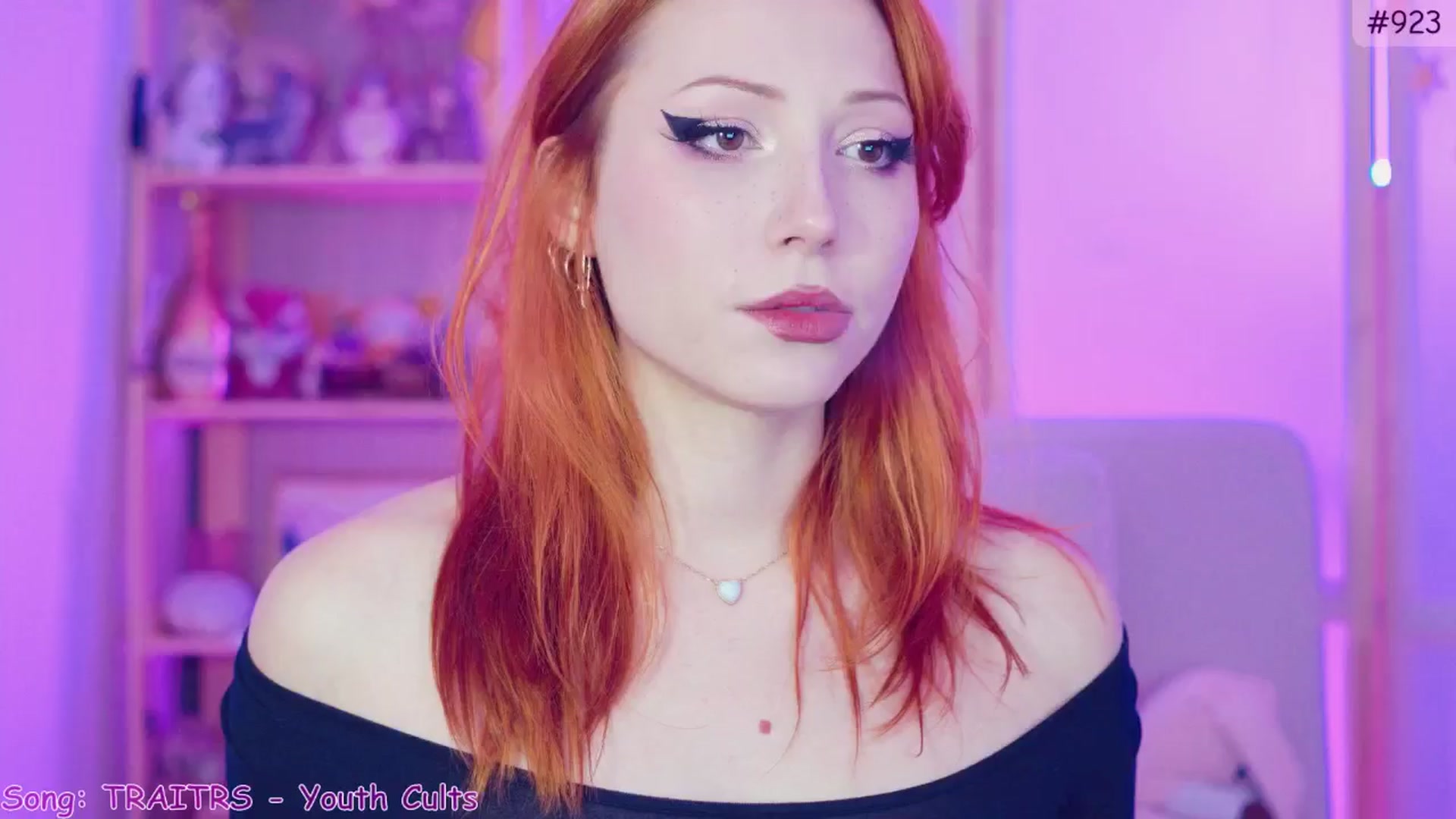 Gallery image thumbnail from Purrelove's myfreecams stream on, 11/17/2024, 07:44 image 6 of 20