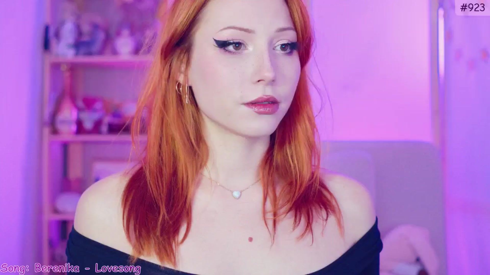 Gallery image thumbnail from Purrelove's myfreecams stream on, 11/17/2024, 07:44 image 14 of 20