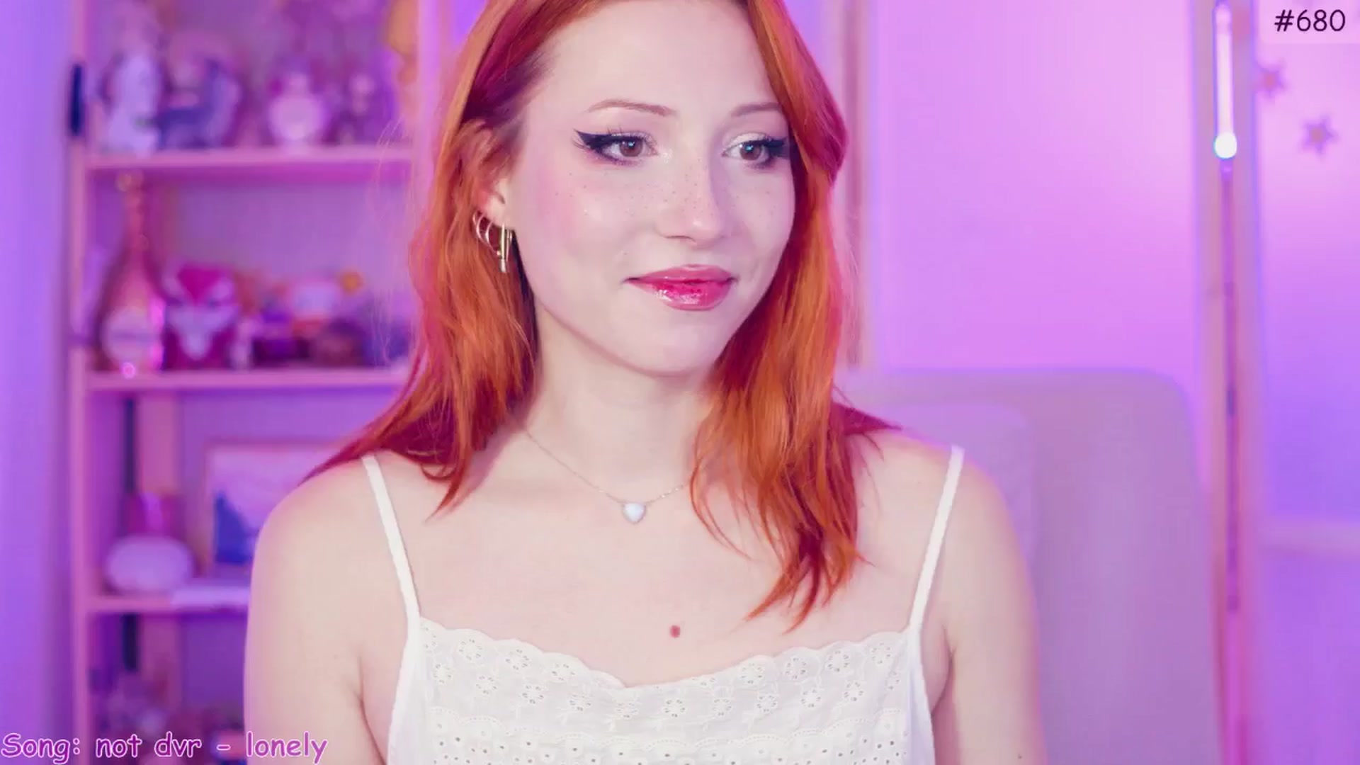 Gallery image thumbnail from Purrelove's myfreecams stream on, 11/19/2024, 09:48 image 18 of 20