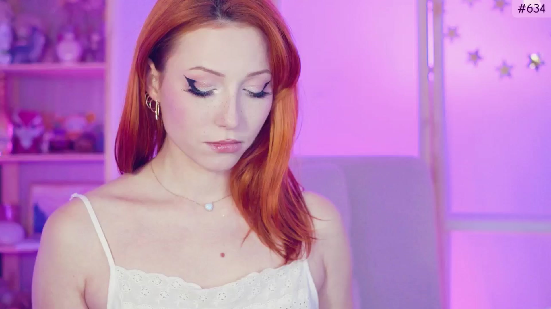 Gallery image thumbnail from Purrelove's myfreecams stream on, 11/20/2024, 12:45 image 17 of 20