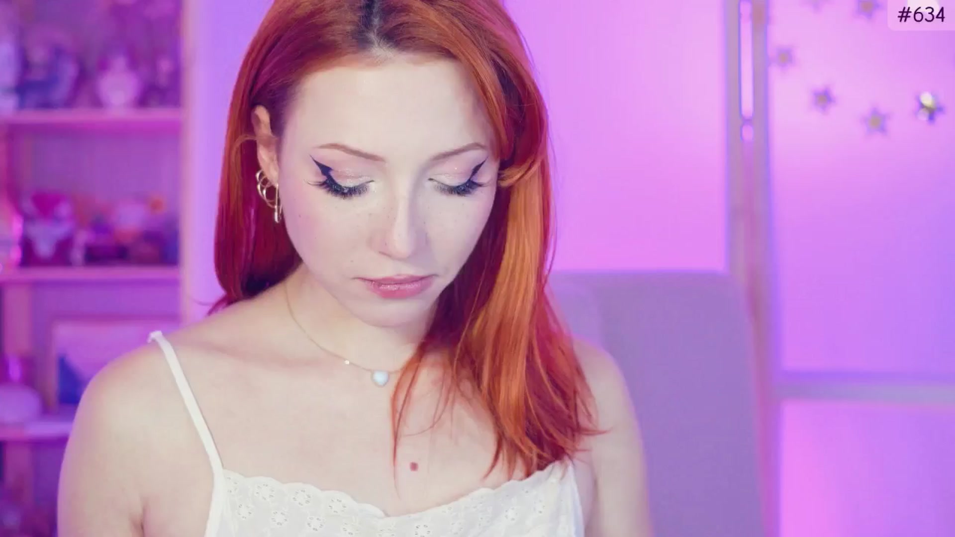 Gallery image thumbnail from Purrelove's myfreecams stream on, 11/20/2024, 12:45 image 18 of 20