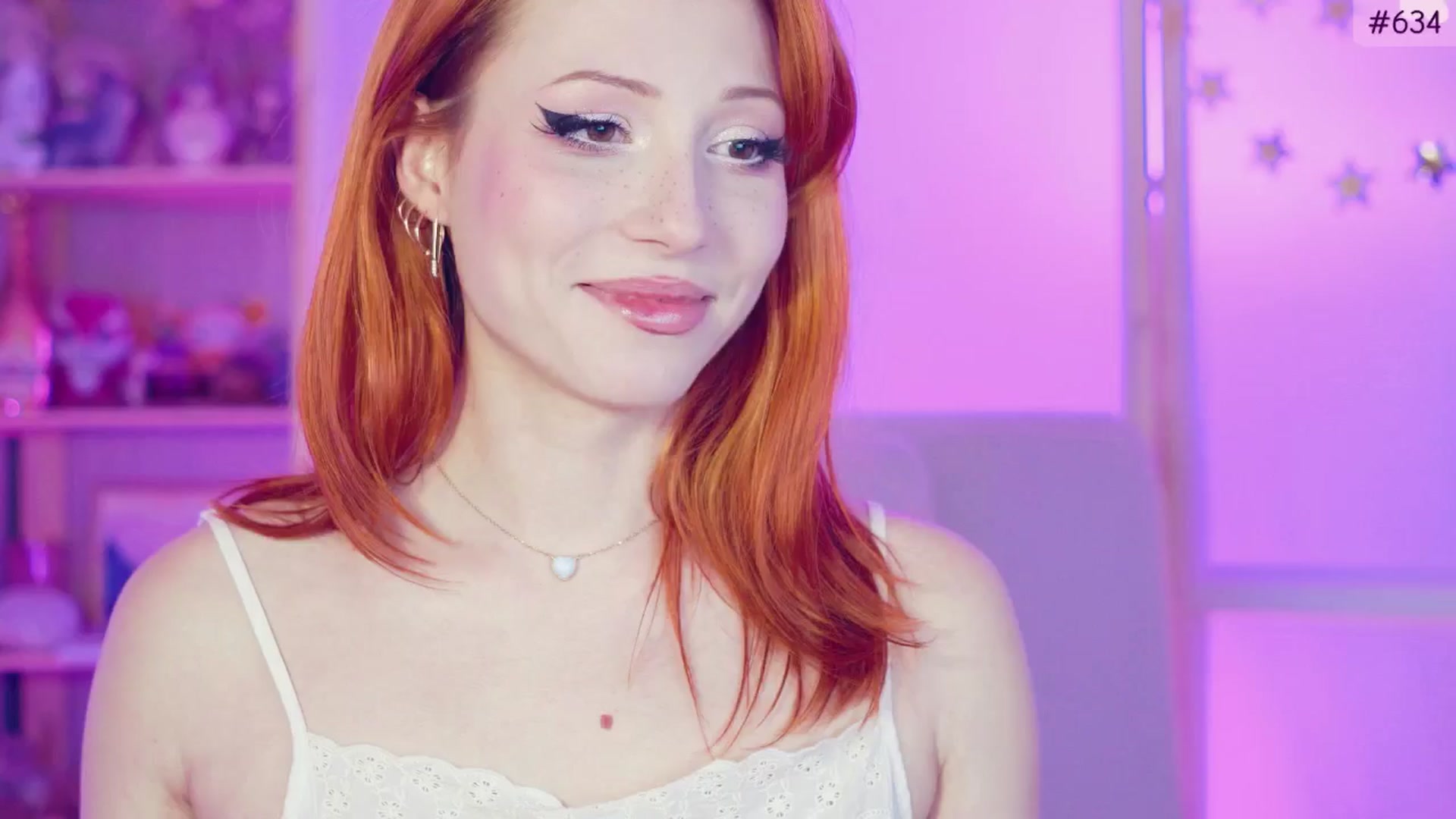 Gallery image thumbnail from Purrelove's myfreecams stream on, 11/20/2024, 12:45 image 16 of 20