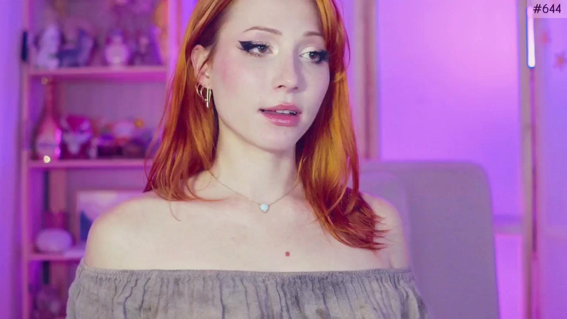 Gallery image thumbnail from Purrelove's myfreecams stream on, 11/23/2024, 15:00 image 9 of 20