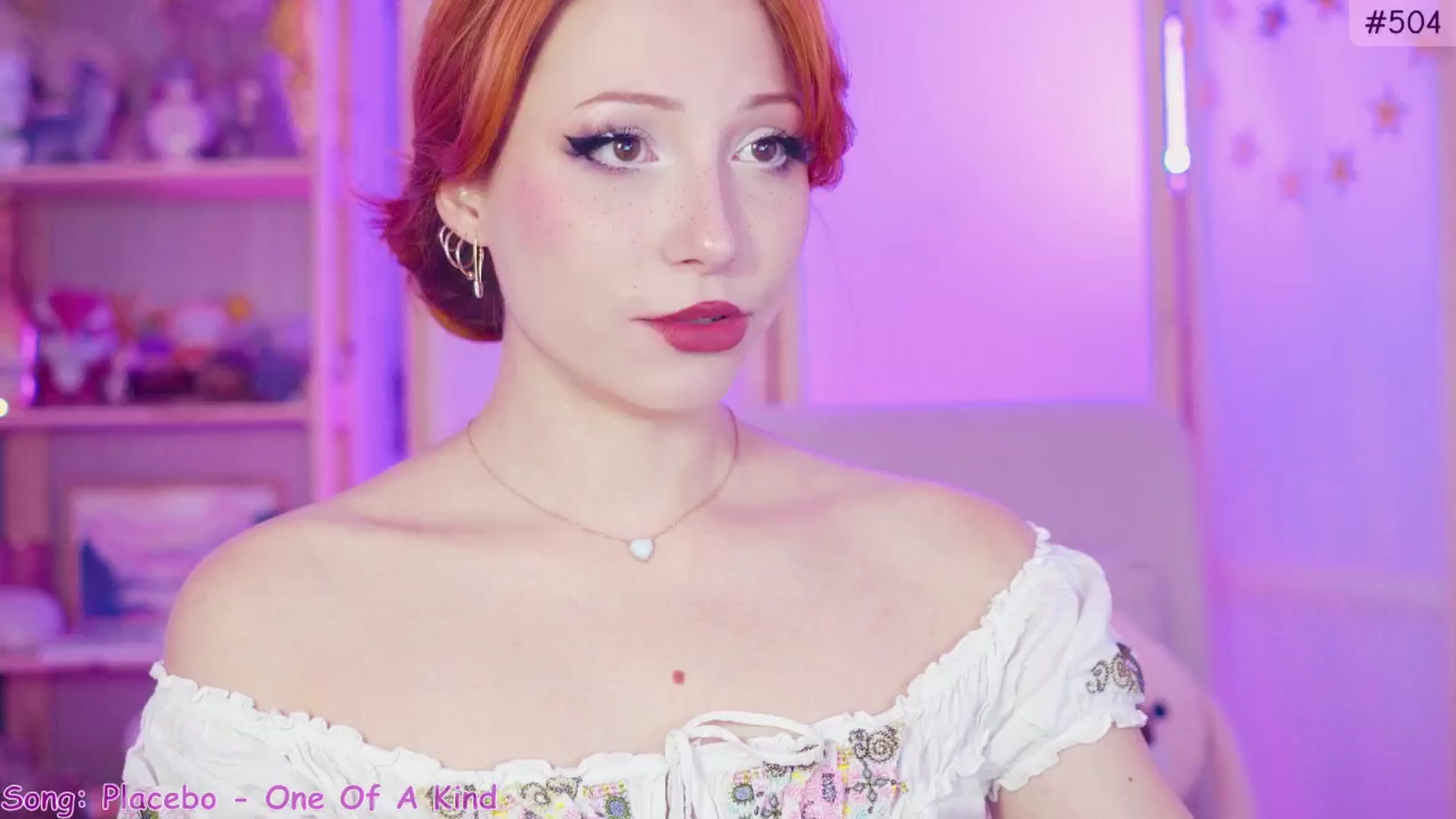 Gallery image thumbnail from Purrelove's myfreecams stream on, 11/28/2024, 07:40 image 6 of 20