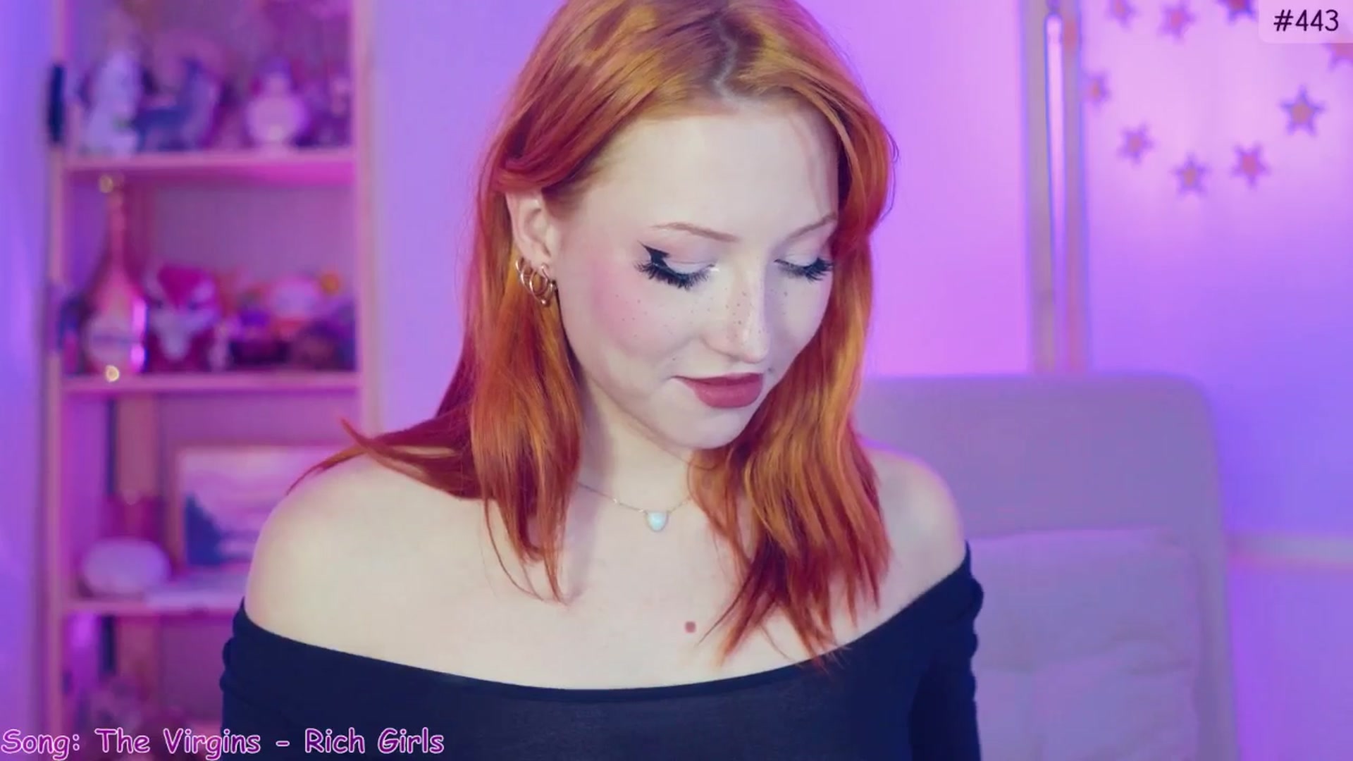 Gallery image thumbnail from Purrelove's myfreecams stream on, 11/30/2024, 08:21 image 16 of 20