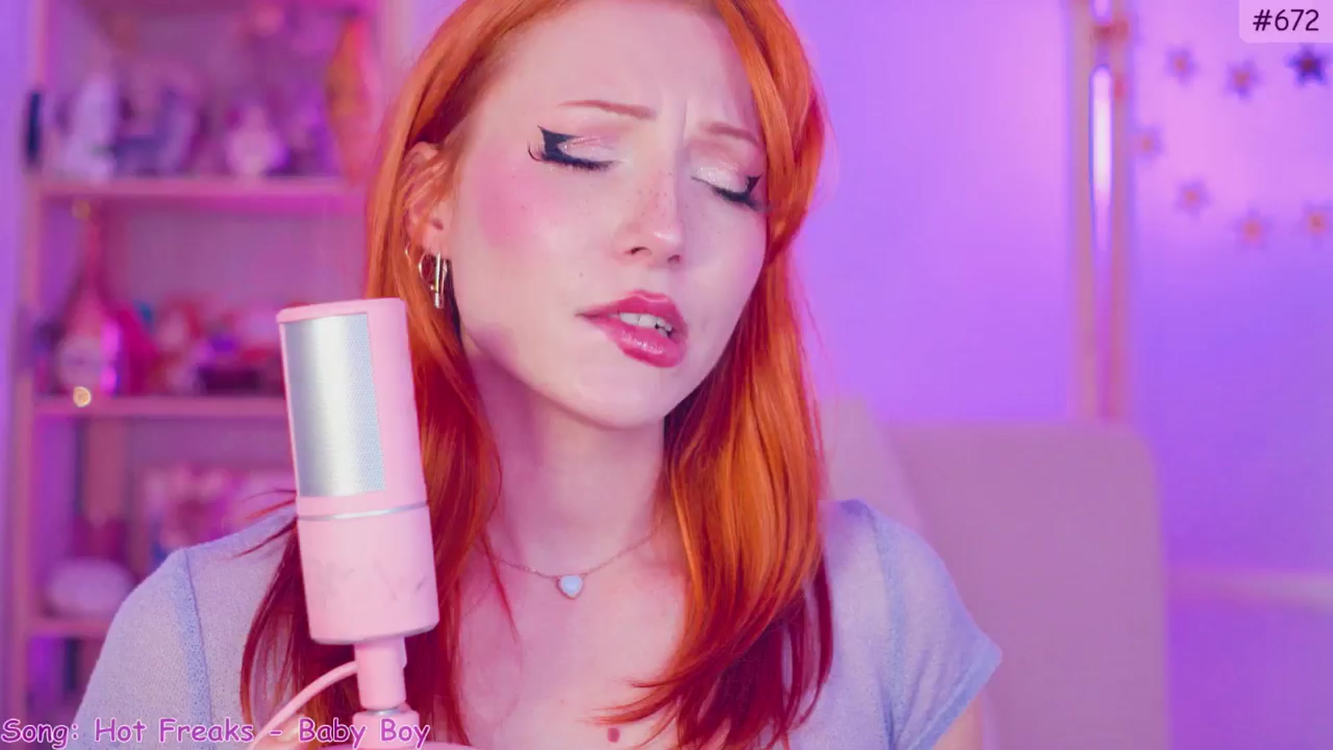 Gallery image thumbnail from Purrelove's myfreecams stream on, 12/04/2024, 10:01 image 13 of 20