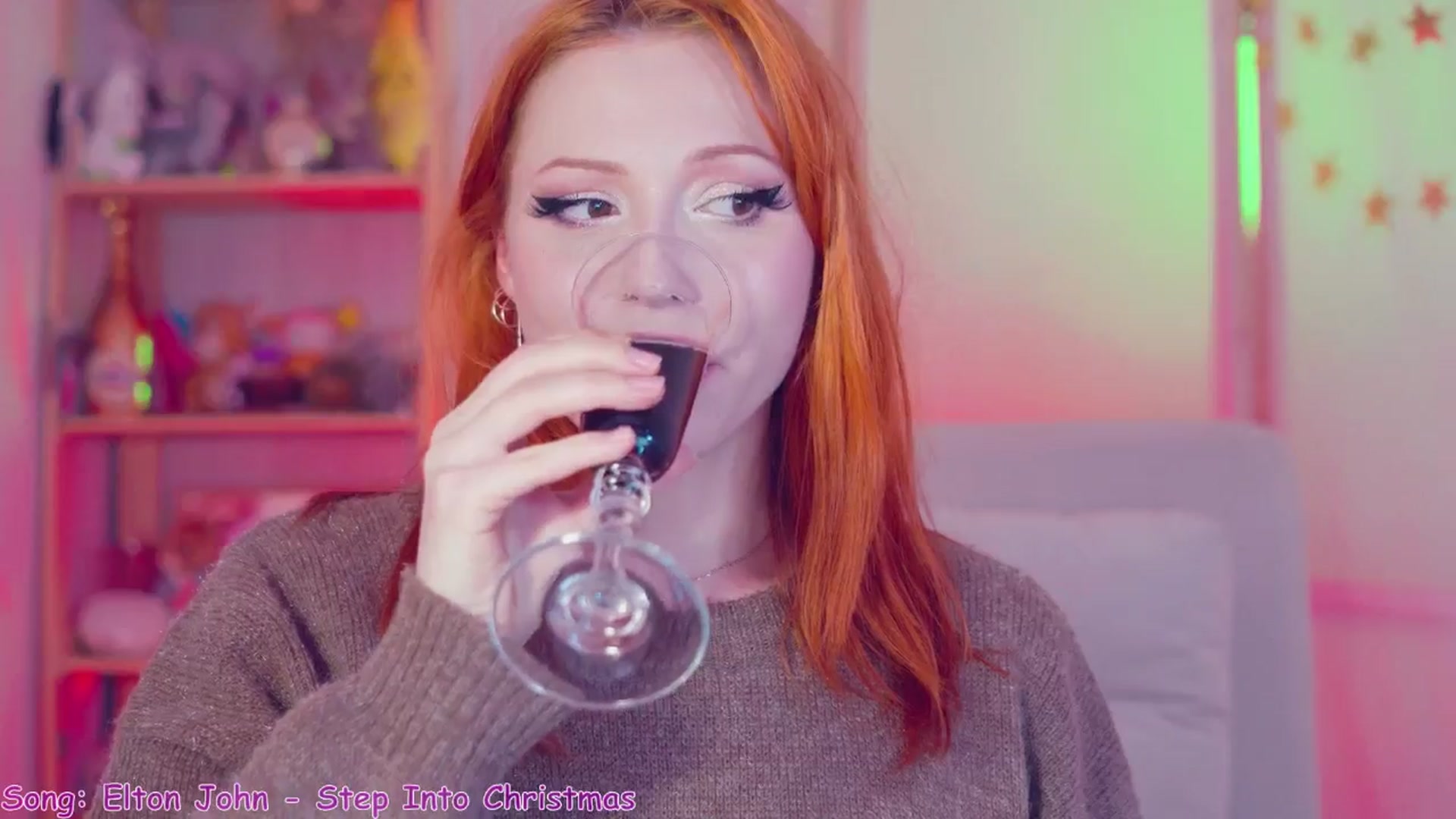 Gallery image thumbnail from Purrelove's myfreecams stream on, 12/08/2024, 09:35 image 15 of 20