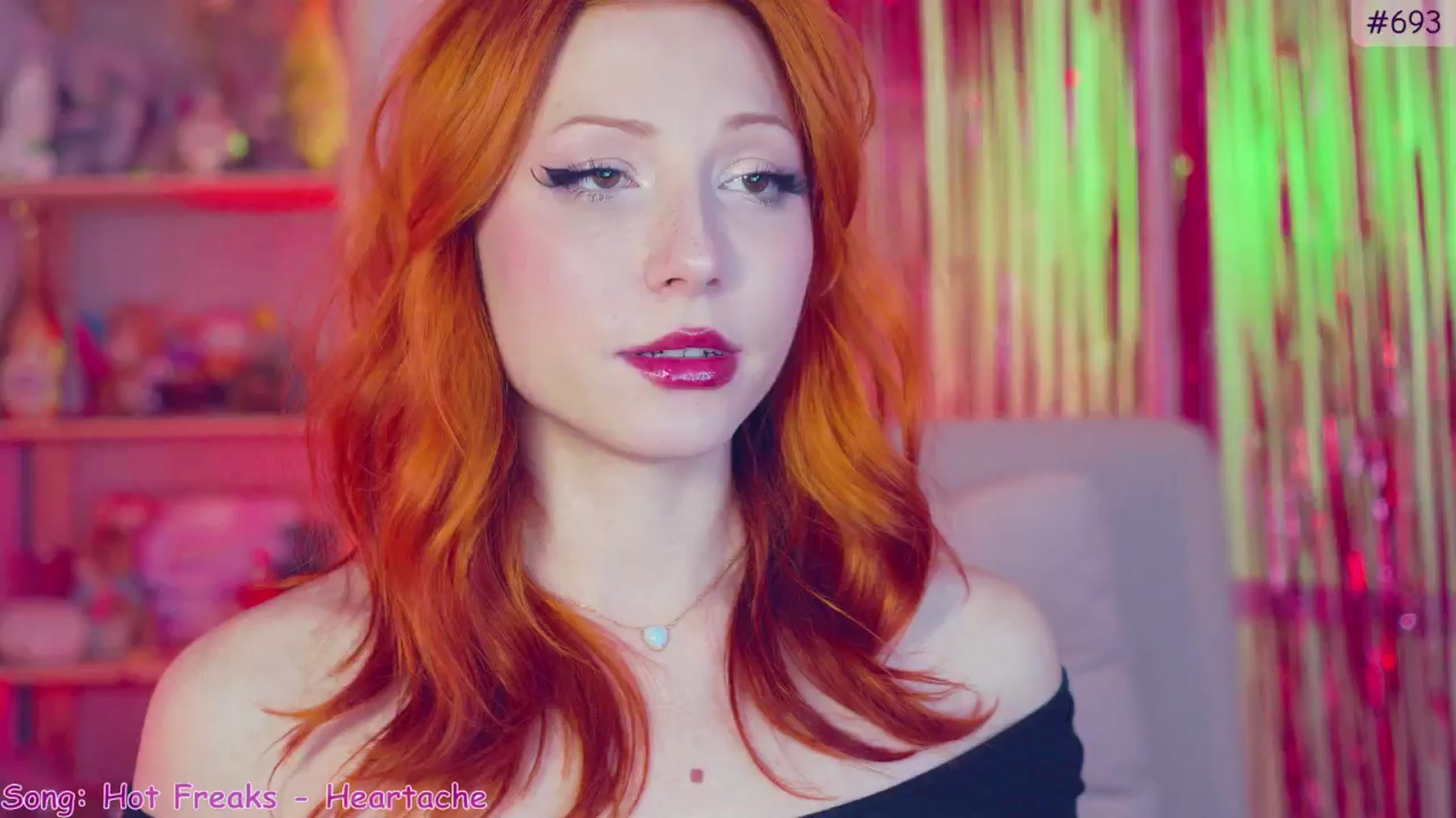 Gallery image thumbnail from Purrelove's myfreecams stream on, 12/19/2024, 09:13 image 14 of 20