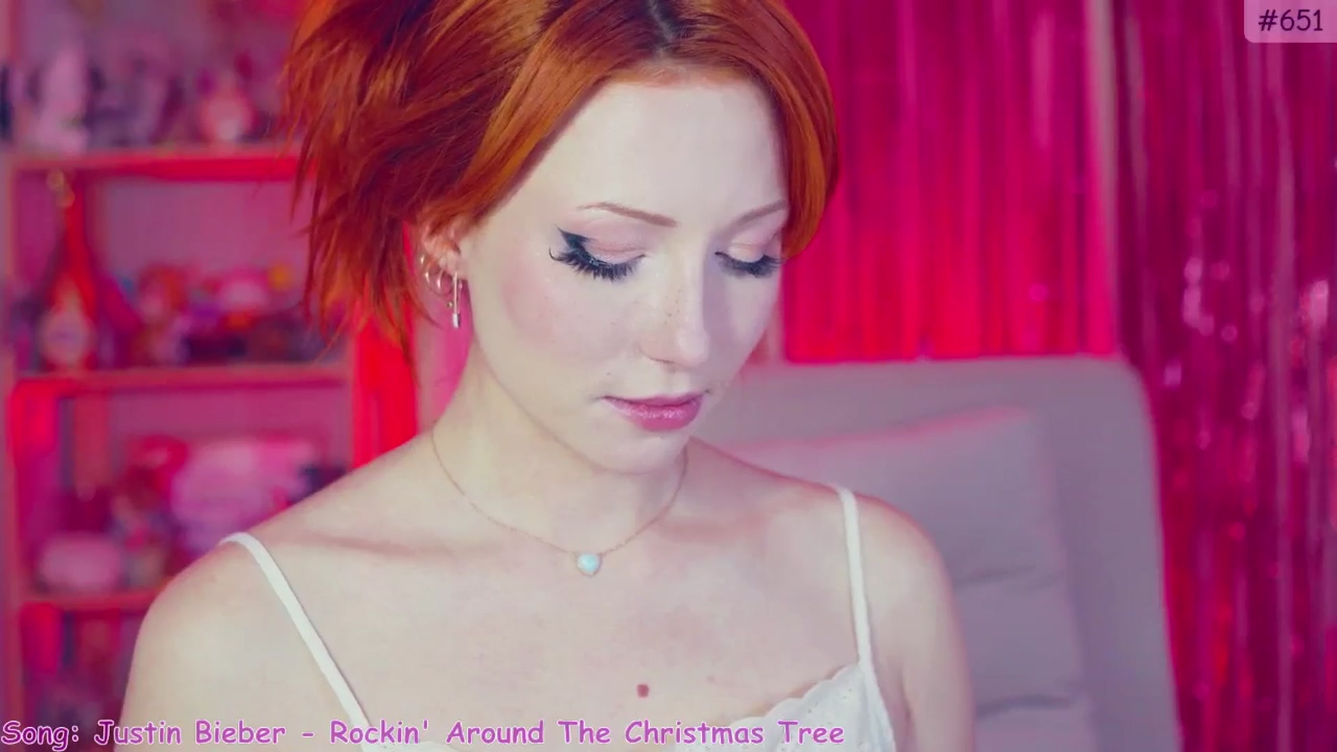 Gallery image thumbnail from Purrelove's myfreecams stream on, 12/20/2024, 15:56 image 19 of 20