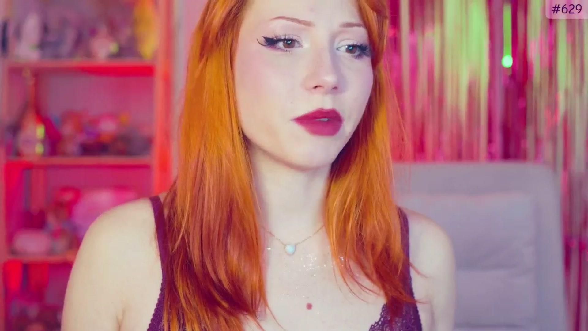 Gallery image thumbnail from Purrelove's myfreecams stream on, 12/25/2024, 12:51 image 3 of 20