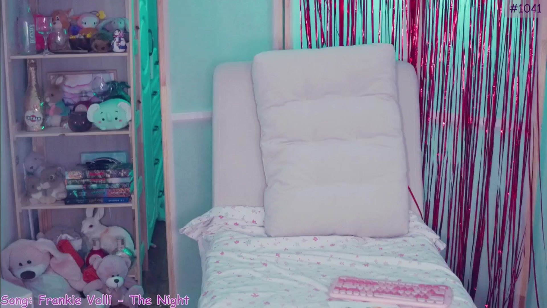 Gallery image thumbnail from Purrelove's myfreecams stream on, 03/22/2025, 08:57 image 8 of 20