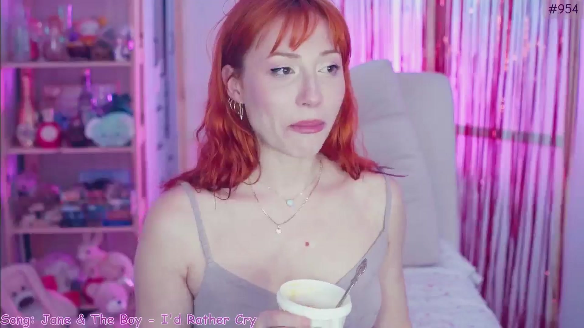 Gallery image thumbnail from Purrelove's myfreecams stream on, 03/23/2025, 08:13 image 19 of 20