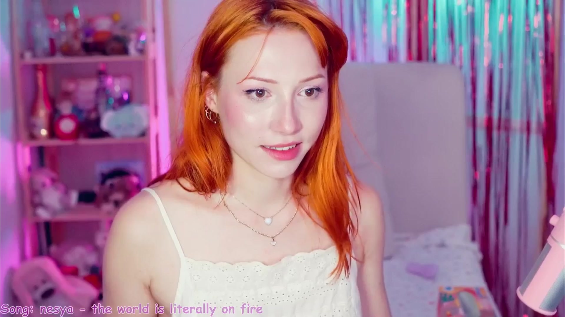 Gallery image thumbnail from Purrelove's myfreecams stream on, 04/06/2025, 08:27 image 11 of 20
