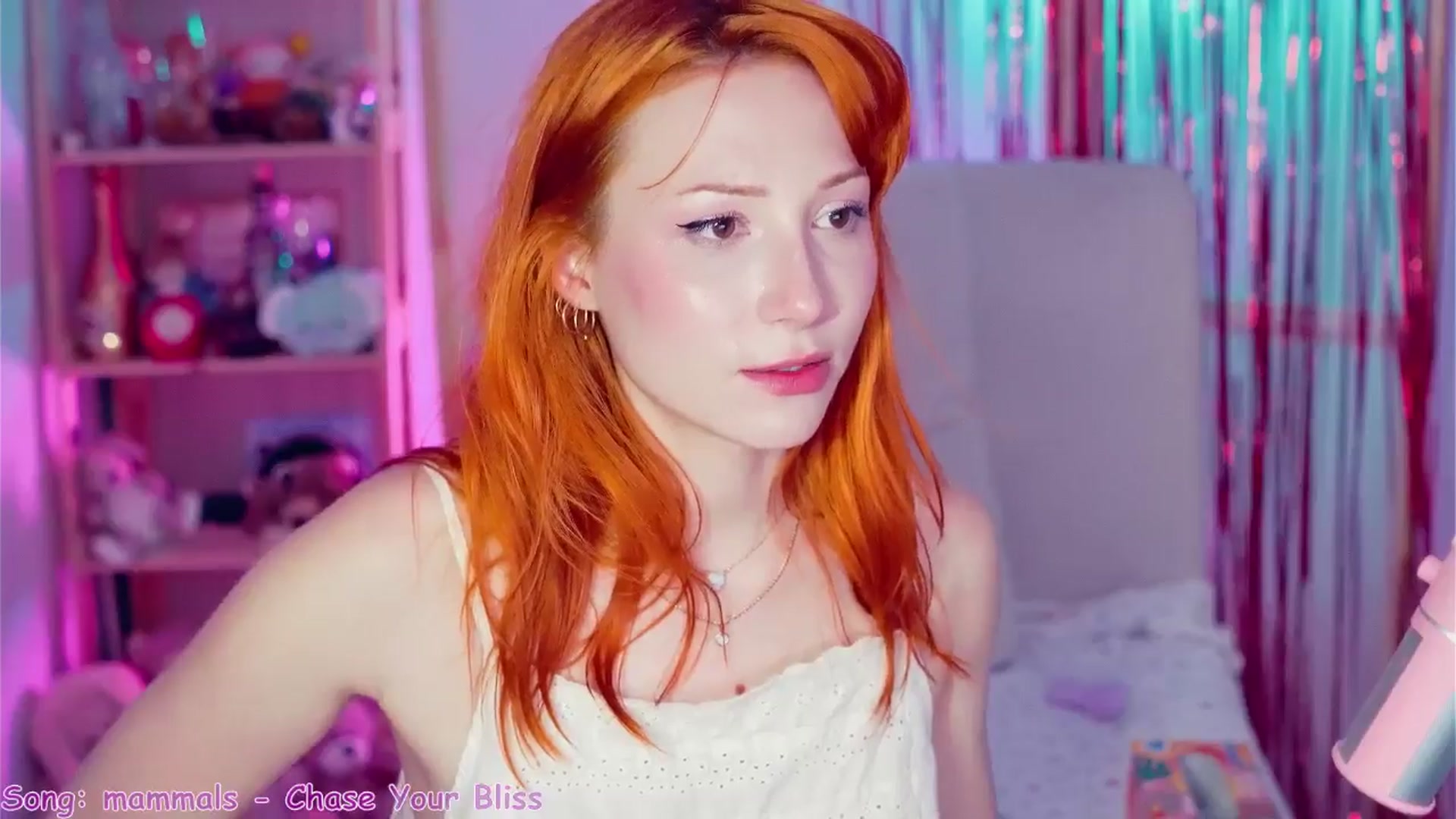 Gallery image thumbnail from Purrelove's myfreecams stream on, 04/06/2025, 08:27 image 6 of 20