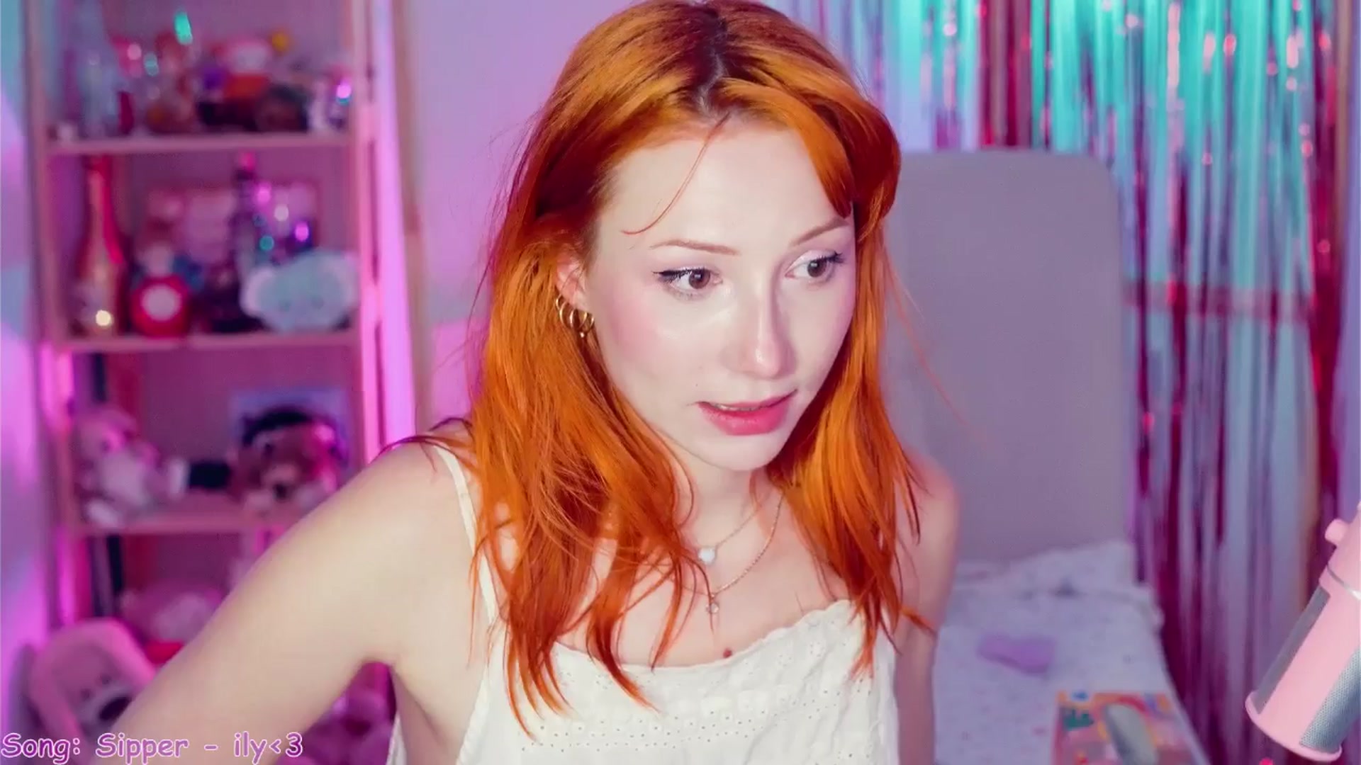 Gallery image thumbnail from Purrelove's myfreecams stream on, 04/06/2025, 08:27 image 5 of 20