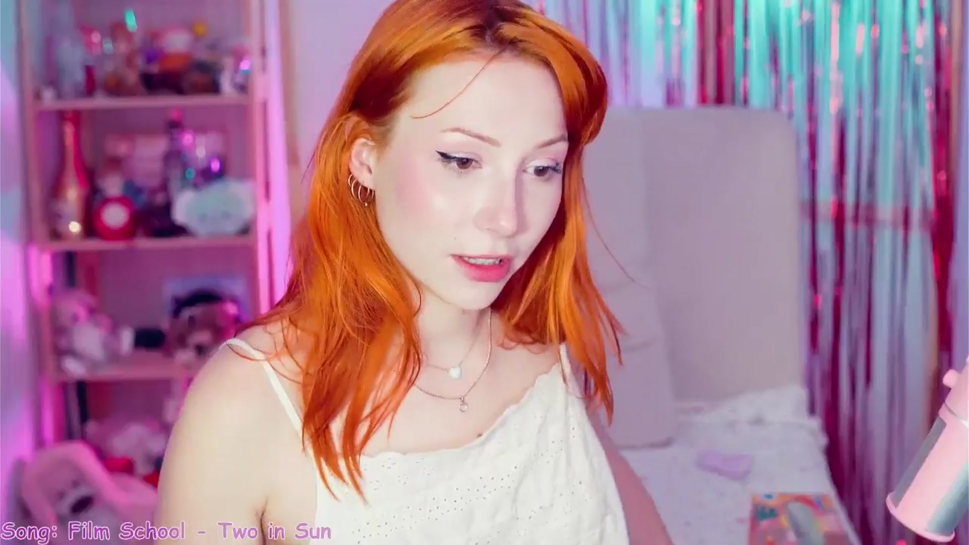 Gallery image thumbnail from Purrelove's myfreecams stream on, 04/06/2025, 08:27 image 2 of 20