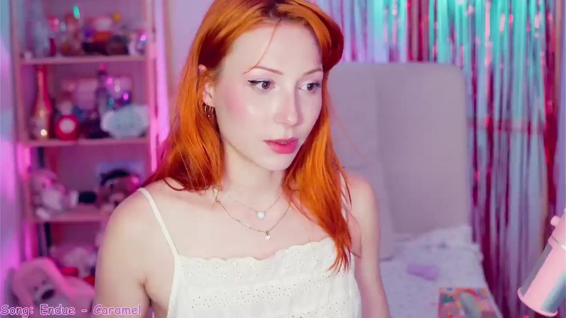 Gallery image thumbnail from Purrelove's myfreecams stream on, 04/06/2025, 08:27 image 12 of 20