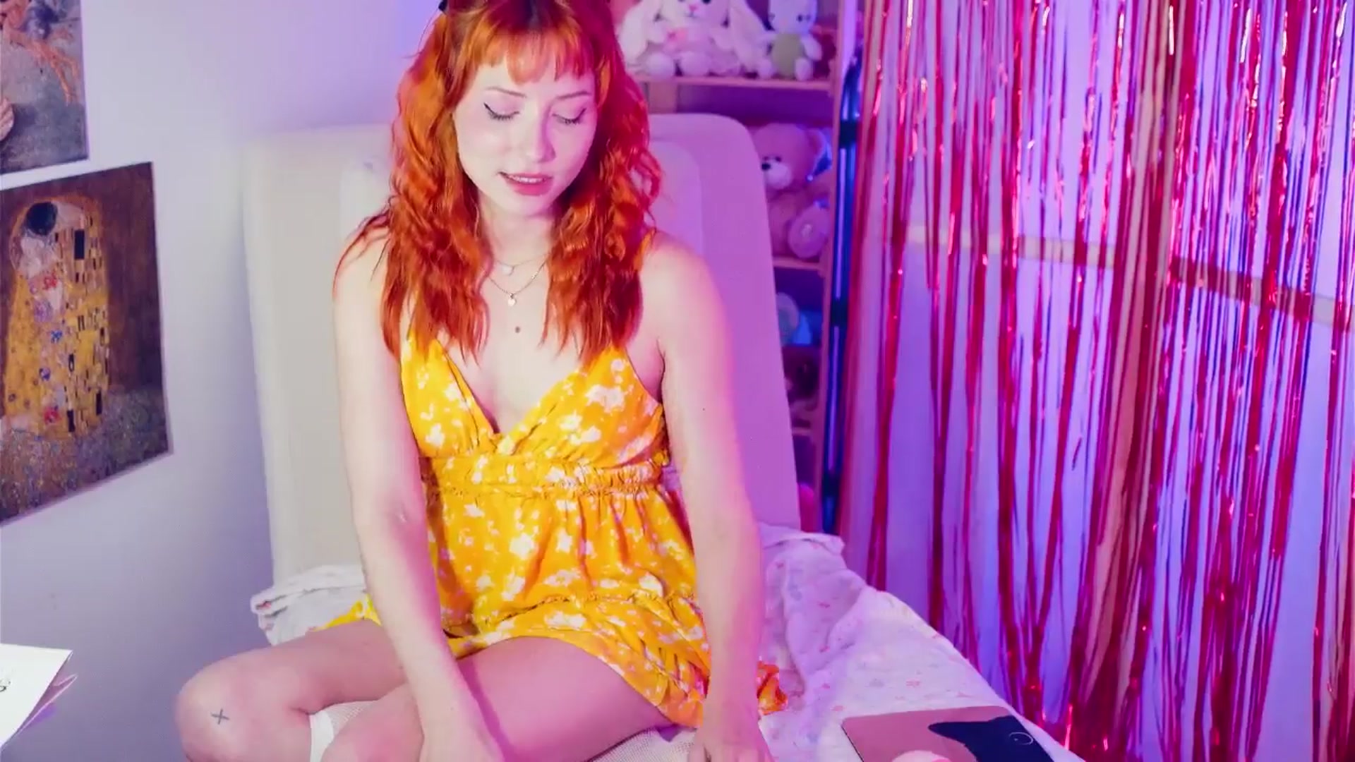 Gallery image thumbnail from Purrelove's myfreecams stream on, 04/25/2025, 07:30 image 11 of 20