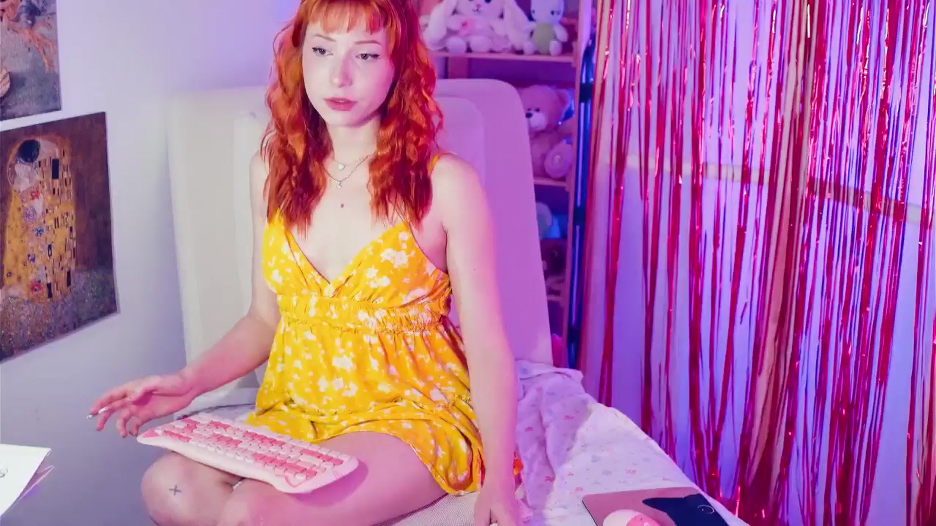 Gallery image thumbnail from Purrelove's myfreecams stream on, 04/25/2025, 07:30 image 8 of 20