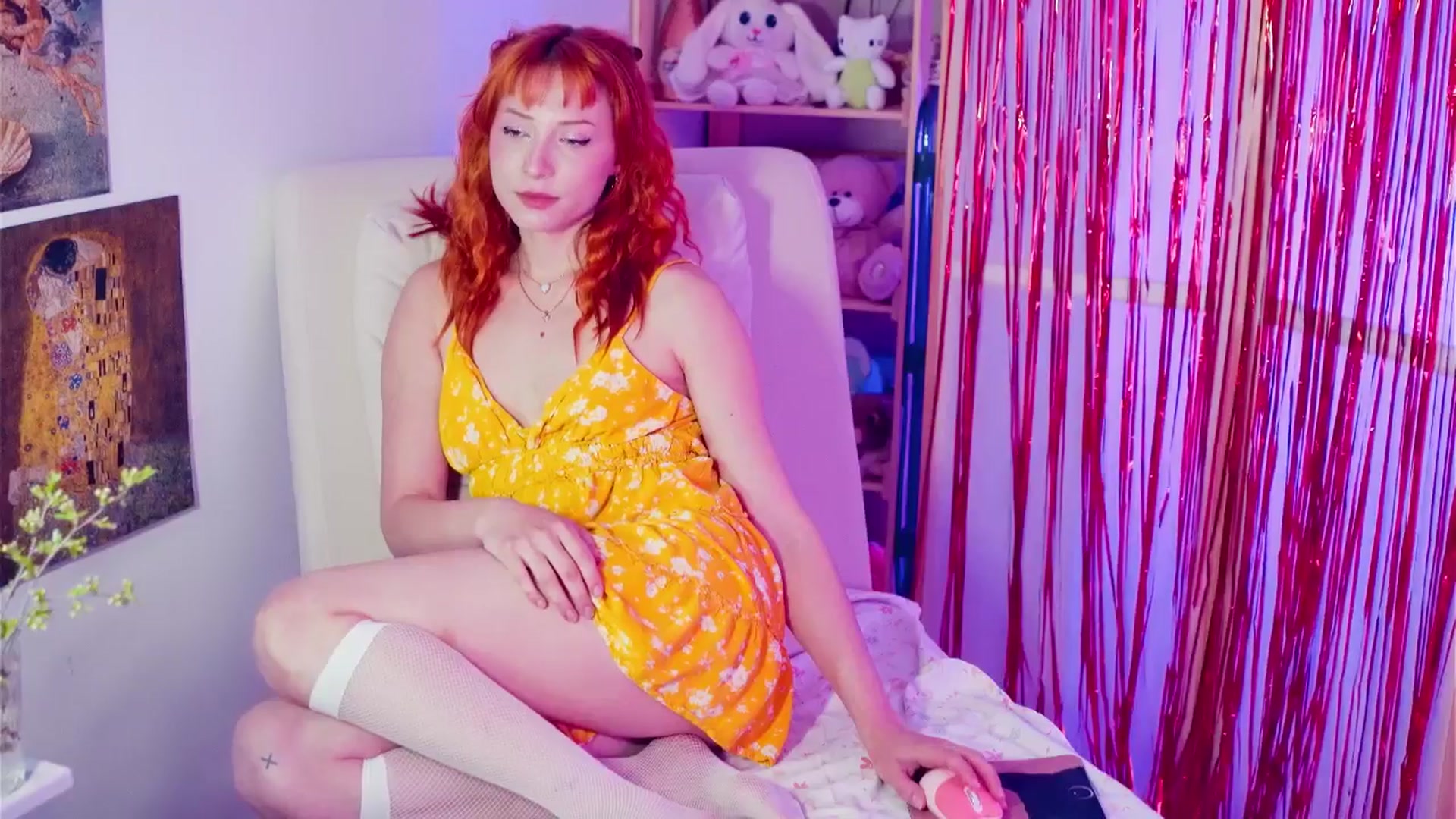 Gallery image thumbnail from Purrelove's myfreecams stream on, 04/25/2025, 07:30 image 16 of 20