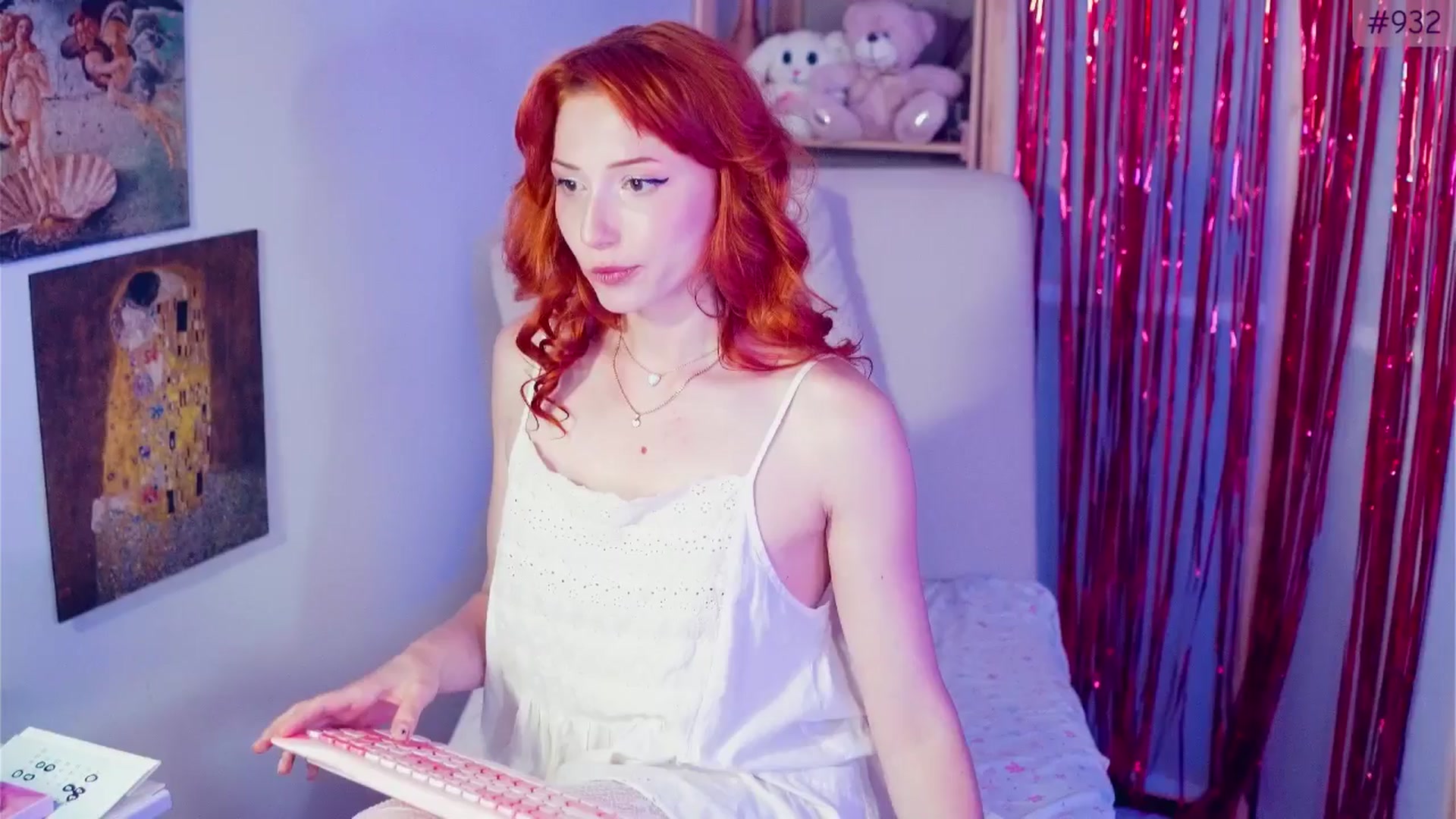 Gallery image thumbnail from Purrelove's myfreecams stream on, 06/22/2025, 09:08 image 8 of 20