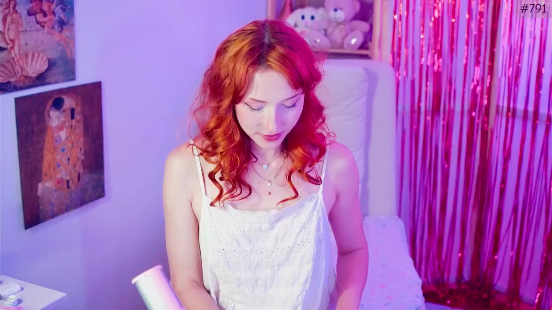 Gallery image thumbnail from Purrelove's myfreecams stream on, 06/22/2025, 10:06 image 4 of 20
