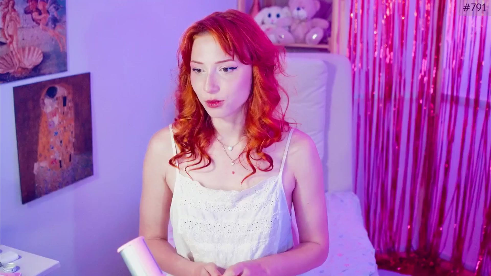 Gallery image thumbnail from Purrelove's myfreecams stream on, 06/22/2025, 10:06 image 6 of 20