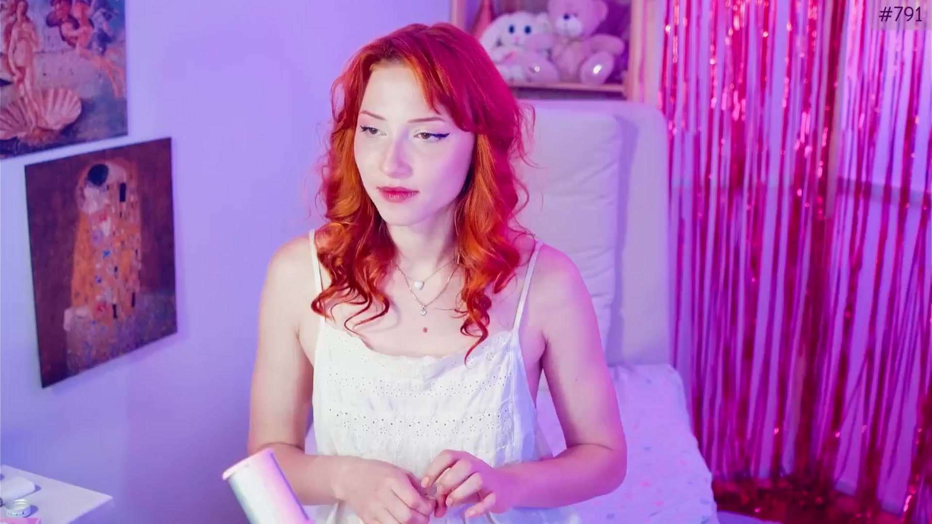 Gallery image thumbnail from Purrelove's myfreecams stream on, 06/22/2025, 10:06 image 11 of 20