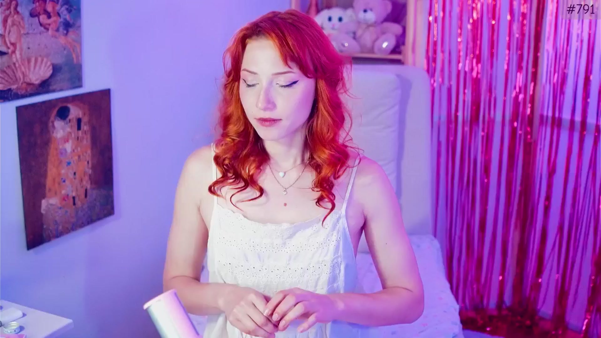 Gallery image thumbnail from Purrelove's myfreecams stream on, 06/22/2025, 10:06 image 15 of 20