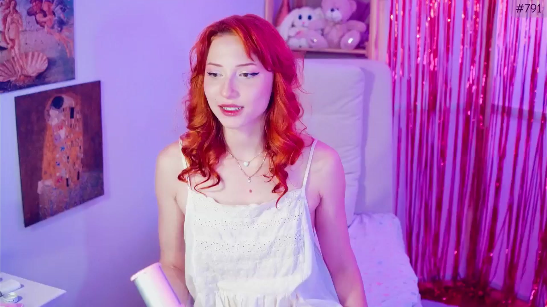 Gallery image thumbnail from Purrelove's myfreecams stream on, 06/22/2025, 10:06 image 9 of 20