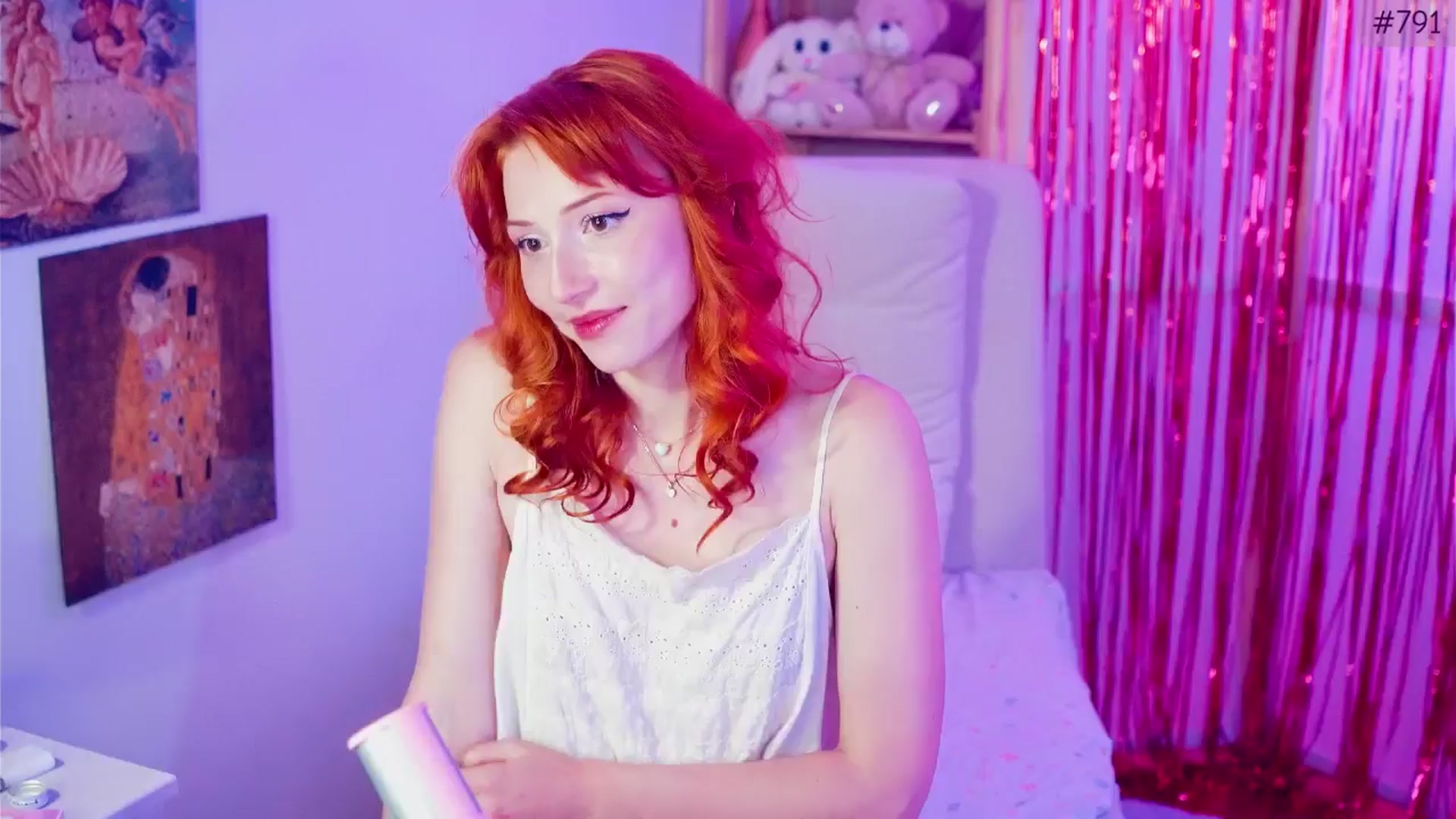 Gallery image thumbnail from Purrelove's myfreecams stream on, 06/22/2025, 10:06 image 10 of 20
