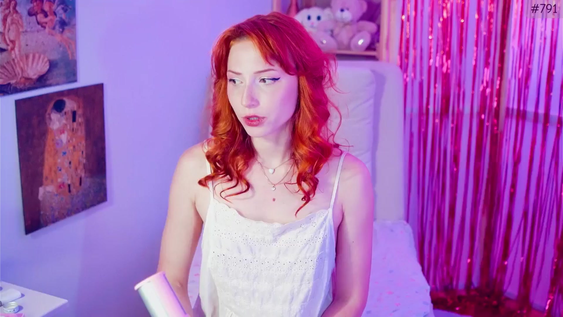 Gallery image thumbnail from Purrelove's myfreecams stream on, 06/22/2025, 10:06 image 8 of 20