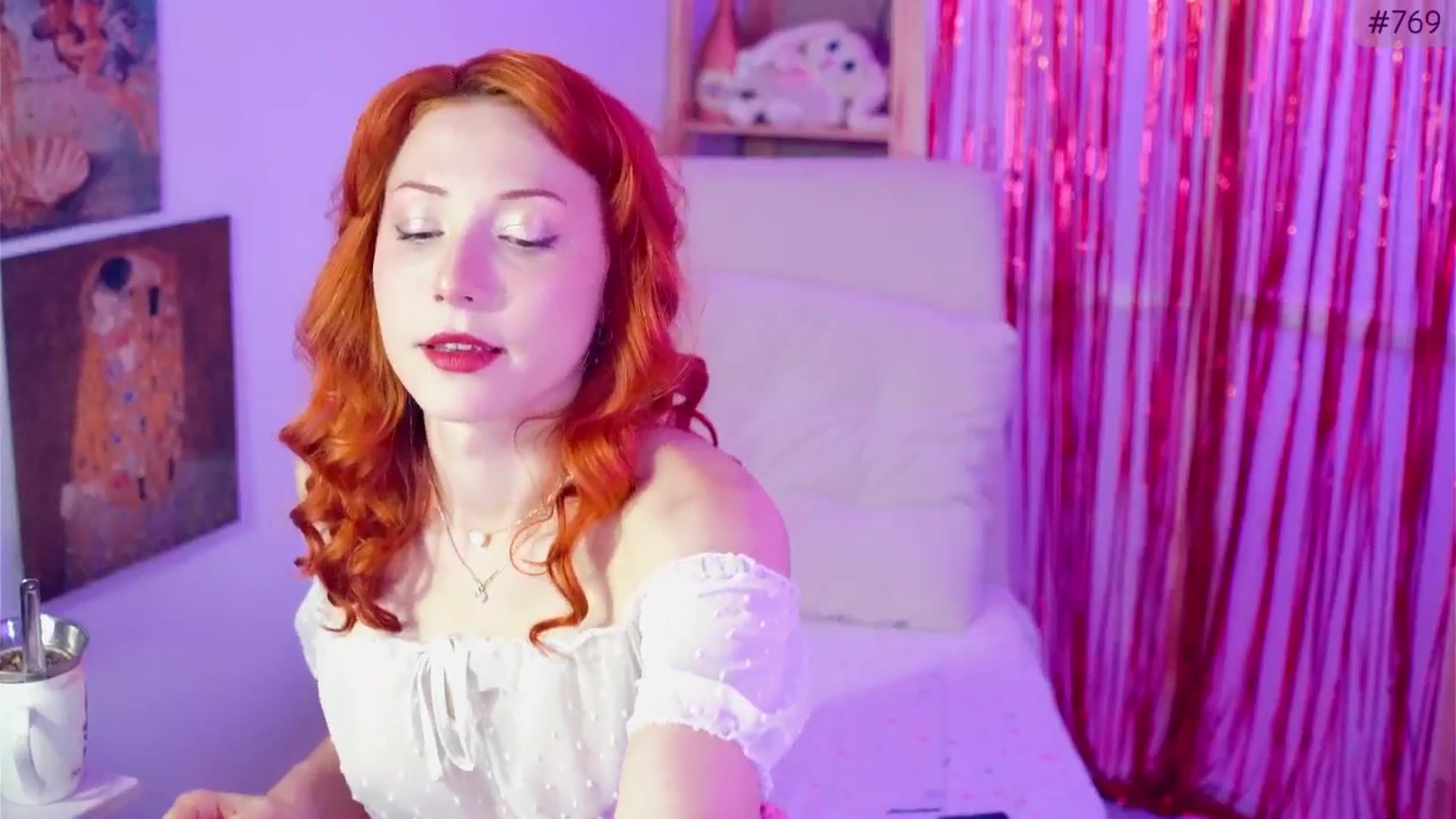 Gallery image thumbnail from Purrelove's myfreecams stream on, 06/24/2025, 08:06 image 8 of 20