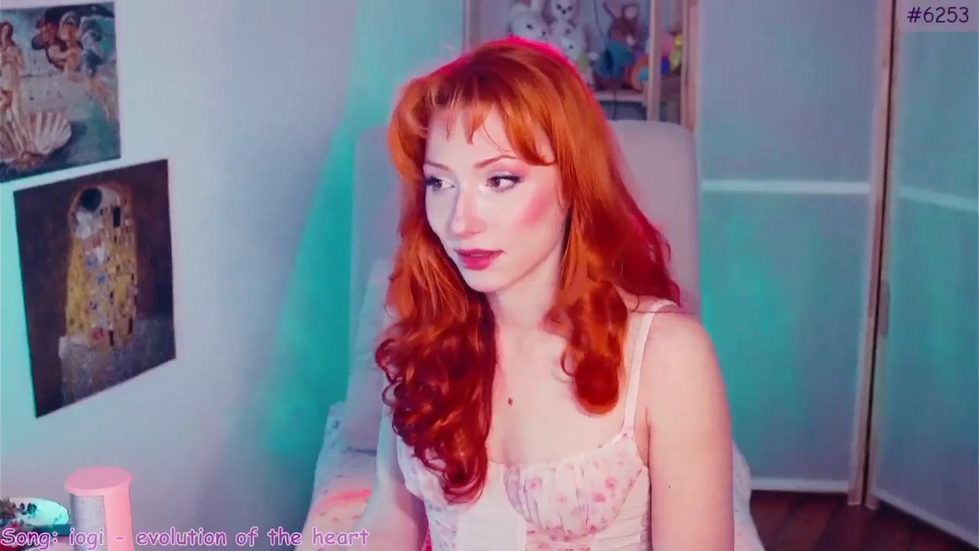 Gallery image thumbnail from Purrelove's myfreecams stream on, 05/03/2026, 06:34 image 9 of 20