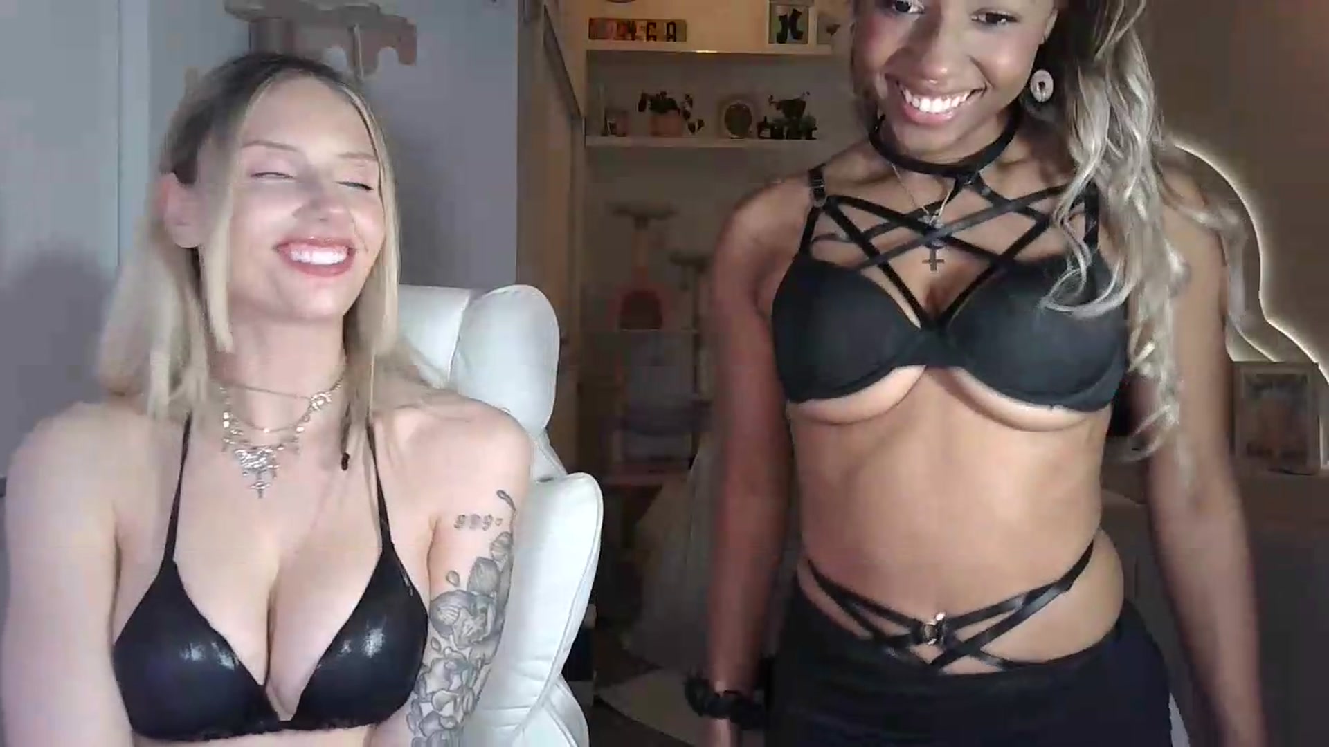 Gallery image thumbnail from Purrincess309's myfreecams stream on, 05/15/2026, 09:12 image 9 of 20
