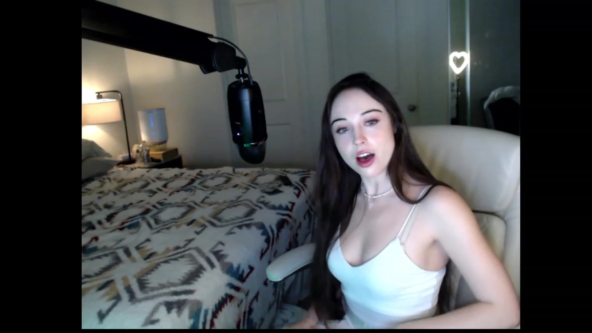 Gallery image thumbnail from Purrityy's myfreecams stream on, 12/07/2022, 06:32 image 1 of 20