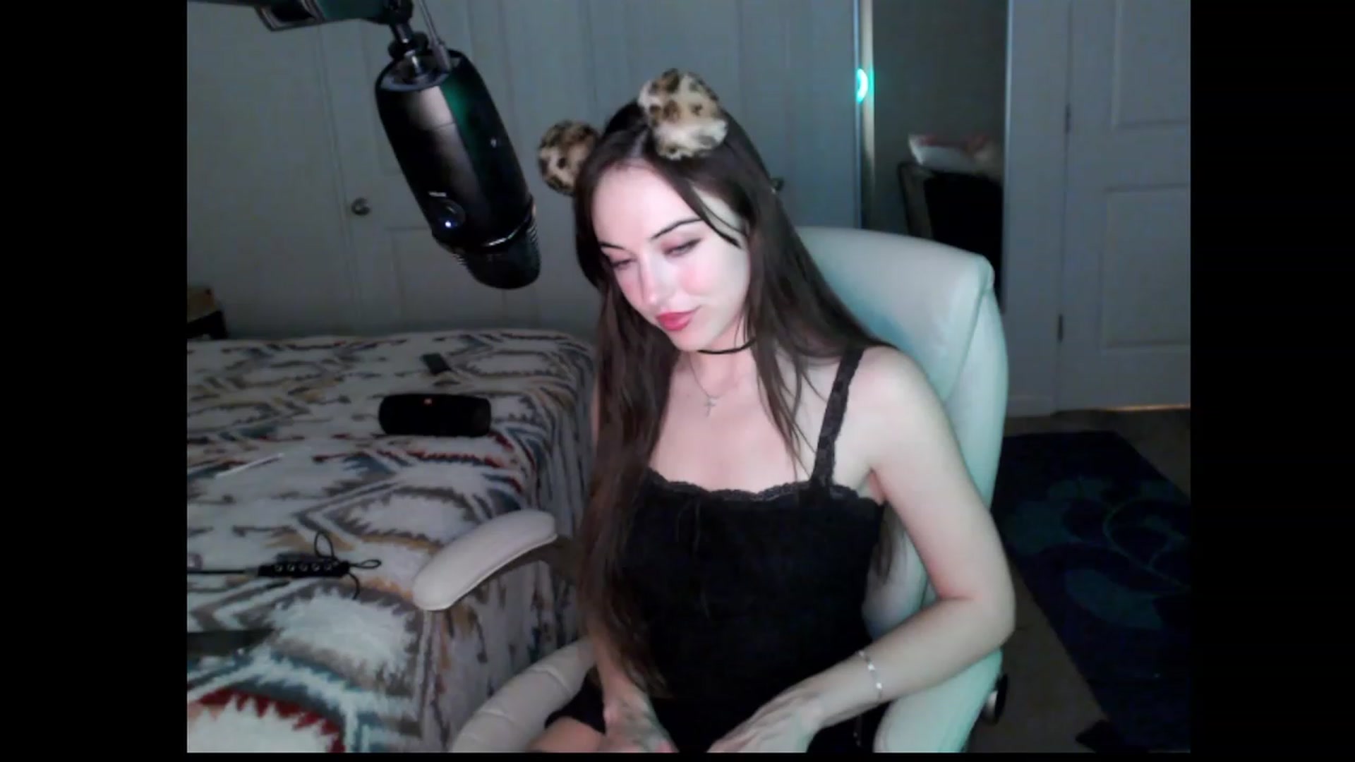 Gallery image thumbnail from Purrityy's myfreecams stream on, 12/11/2022, 06:17 image 12 of 20