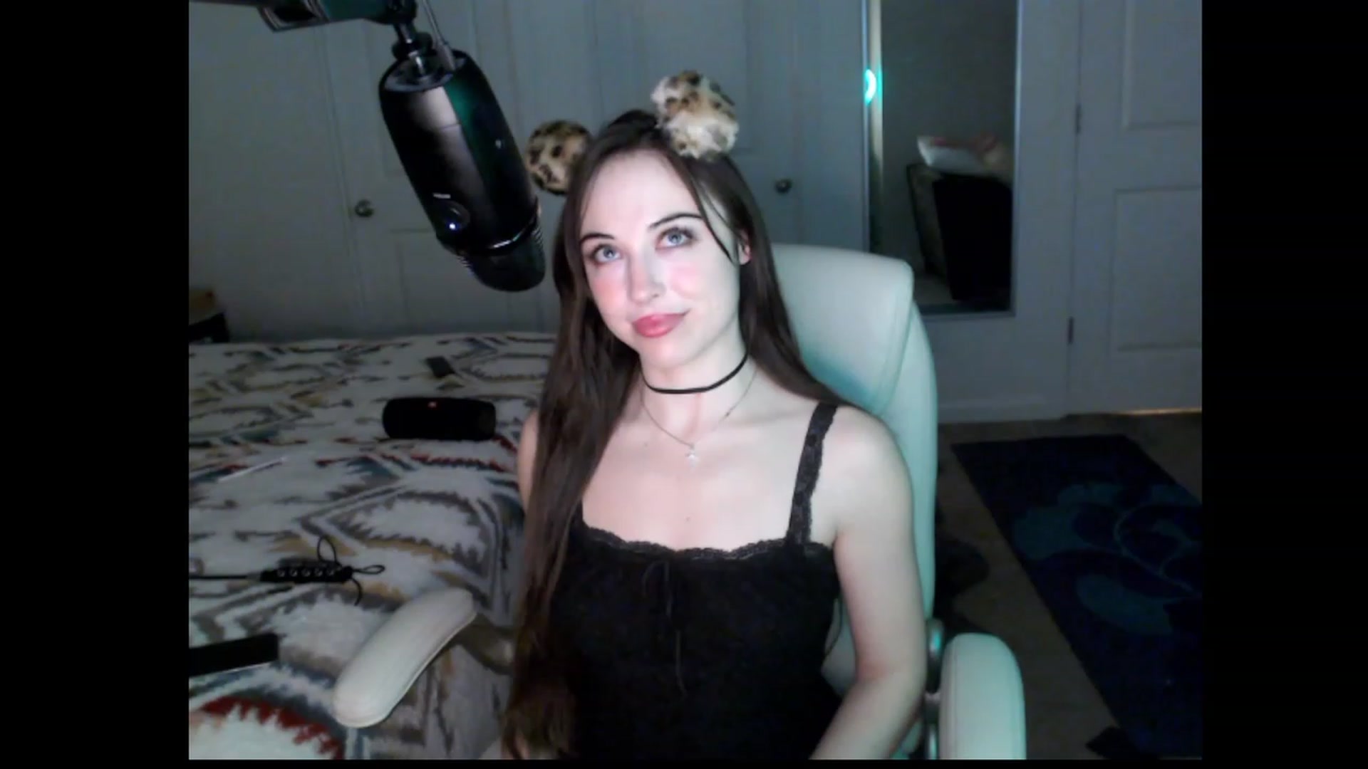 Gallery image thumbnail from Purrityy's myfreecams stream on, 12/11/2022, 06:17 image 15 of 20