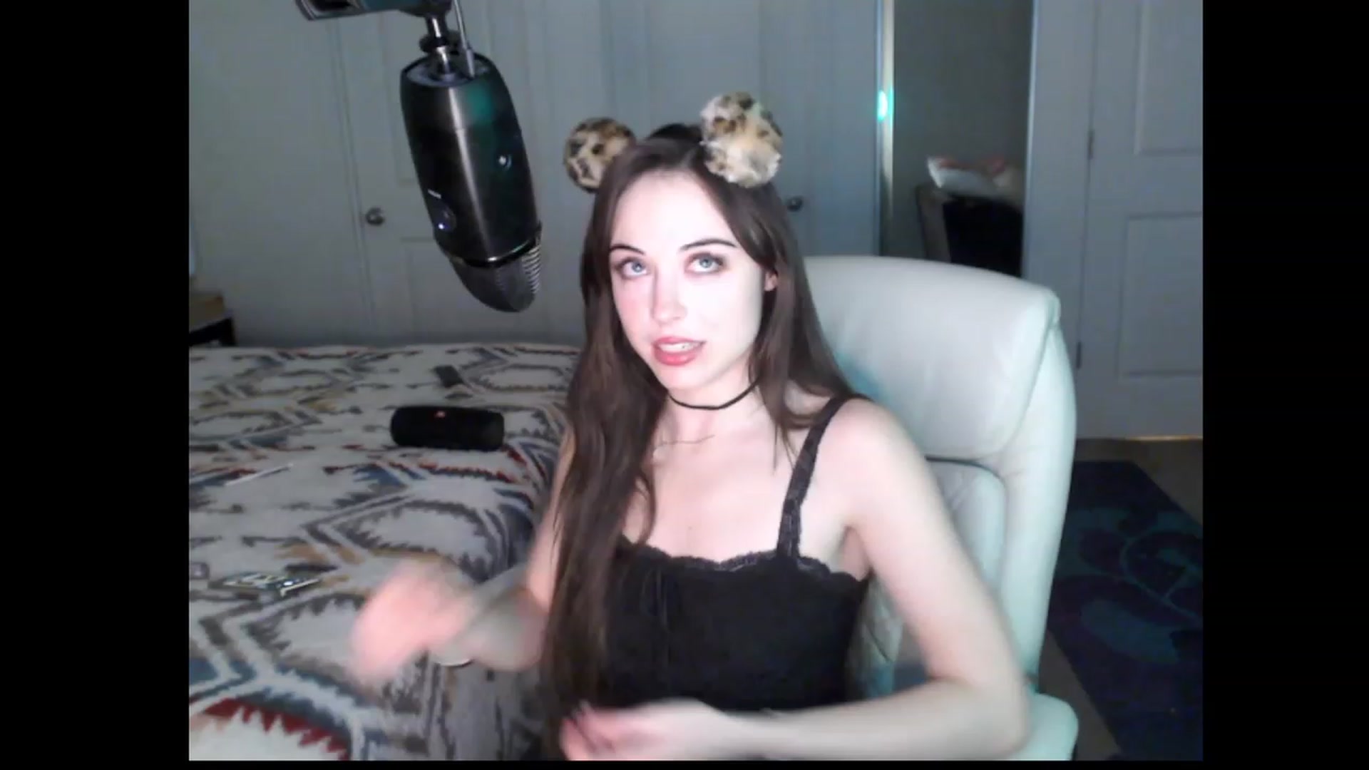 Gallery image thumbnail from Purrityy's myfreecams stream on, 12/11/2022, 06:17 image 2 of 20