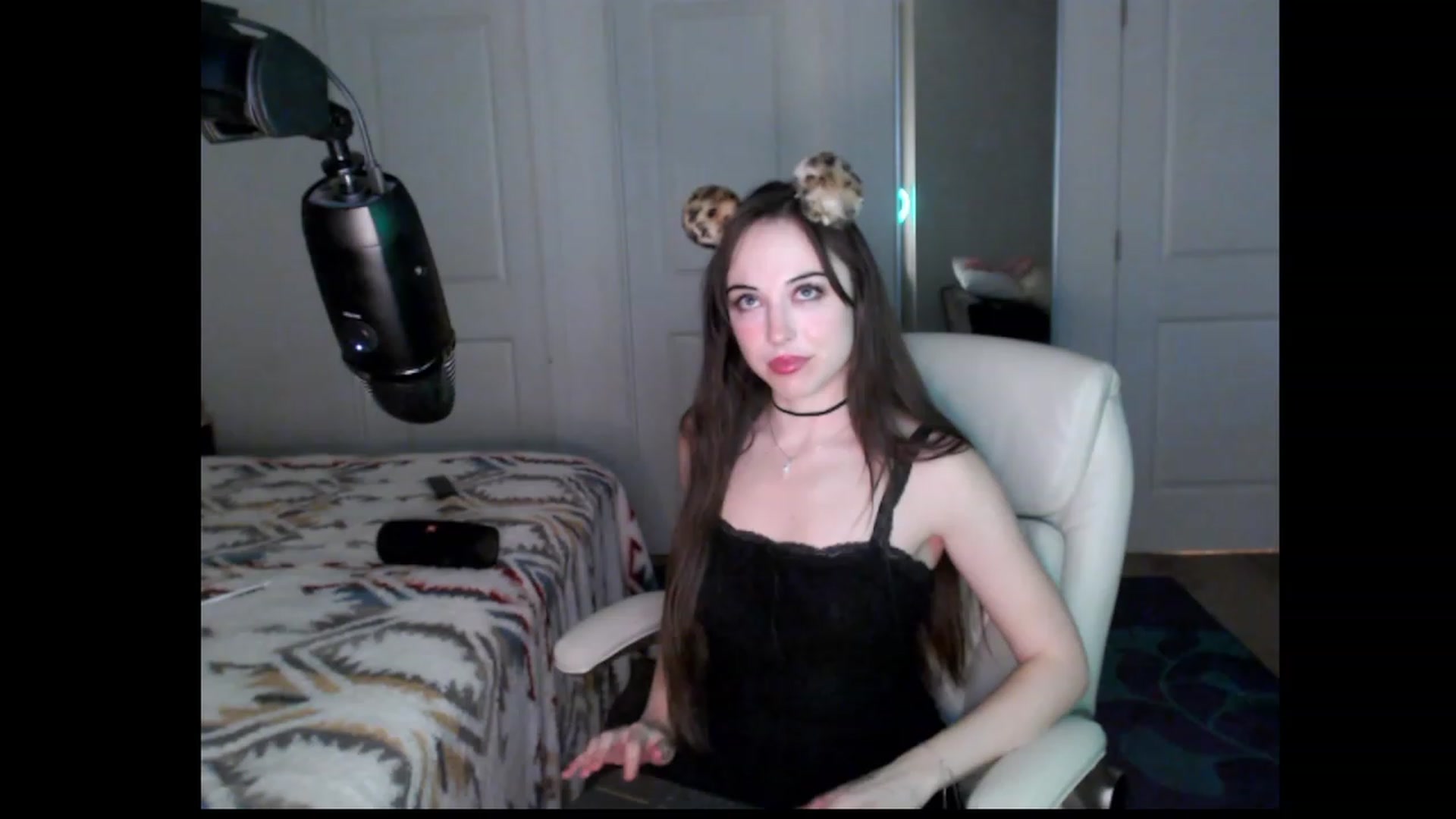 Gallery image thumbnail from Purrityy's myfreecams stream on, 12/11/2022, 06:17 image 6 of 20
