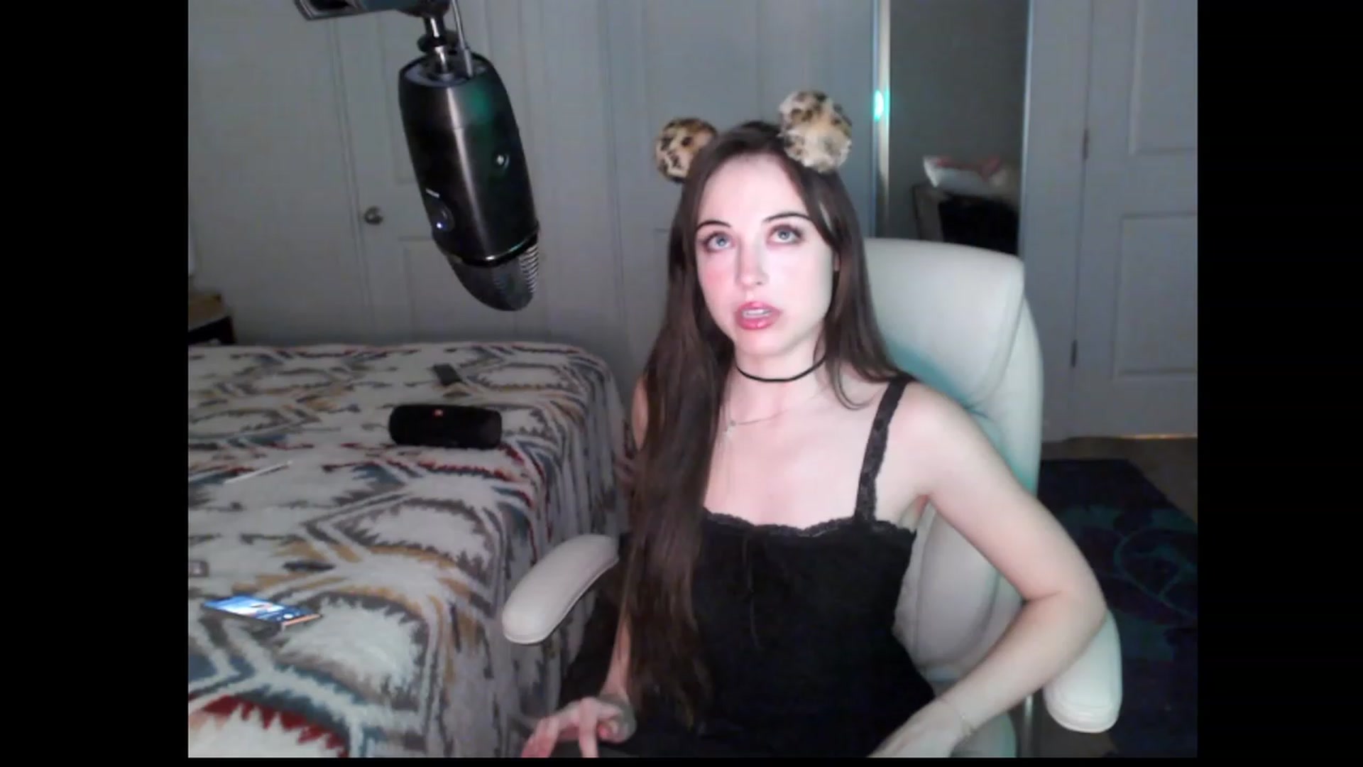 Gallery image thumbnail from Purrityy's myfreecams stream on, 12/11/2022, 06:17 image 3 of 20