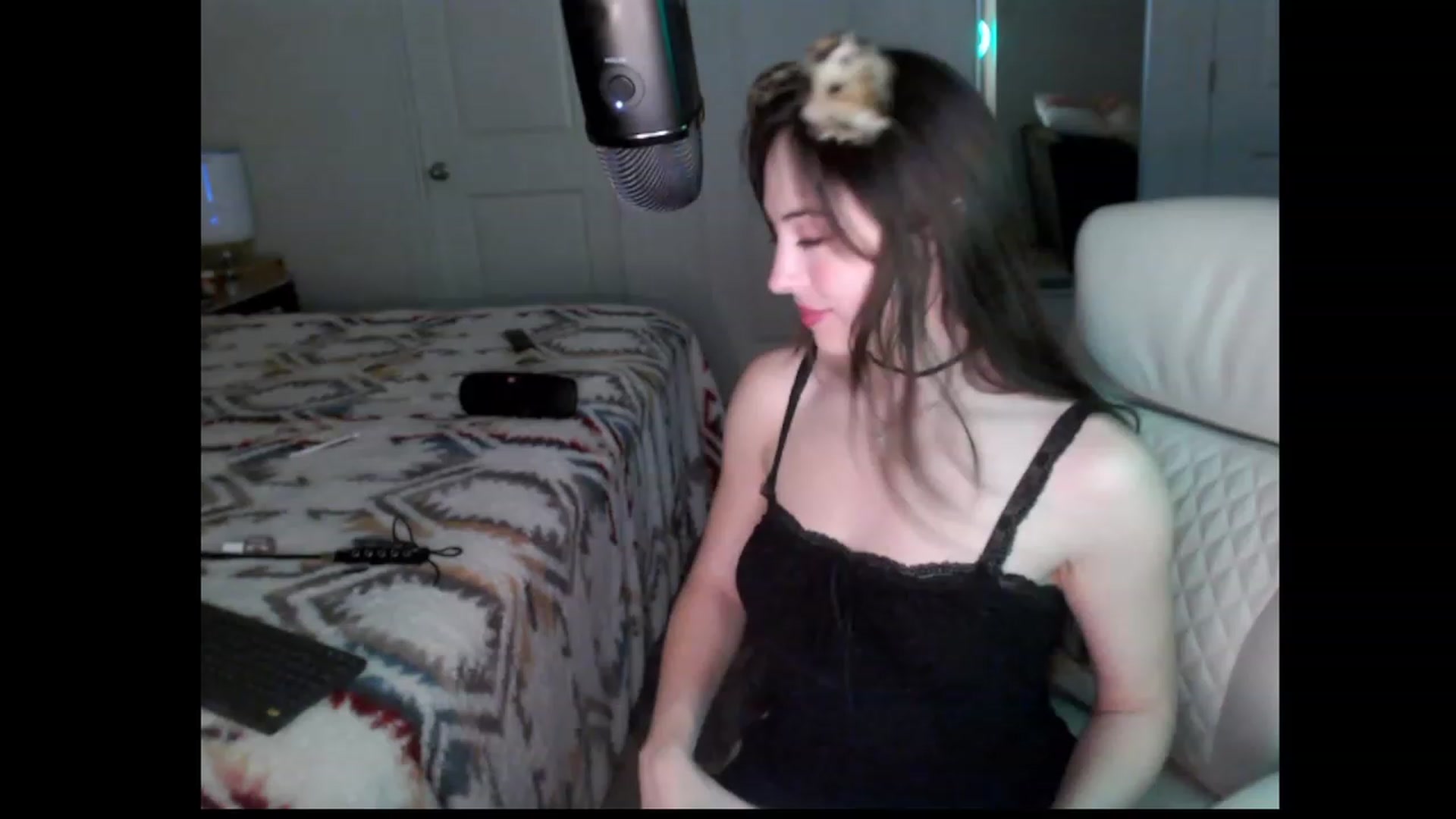 Gallery image thumbnail from Purrityy's myfreecams stream on, 12/11/2022, 06:17 image 18 of 20