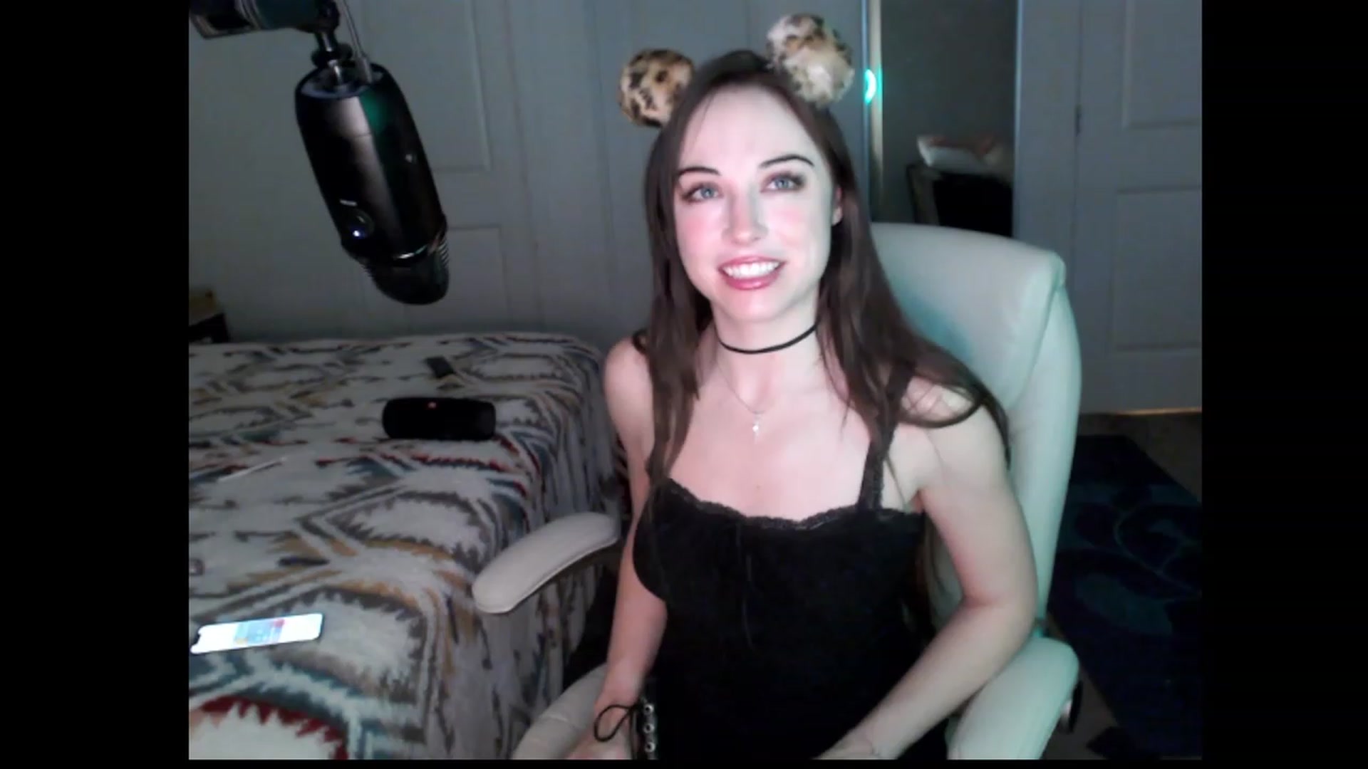 Gallery image thumbnail from Purrityy's myfreecams stream on, 12/11/2022, 06:17 image 8 of 20