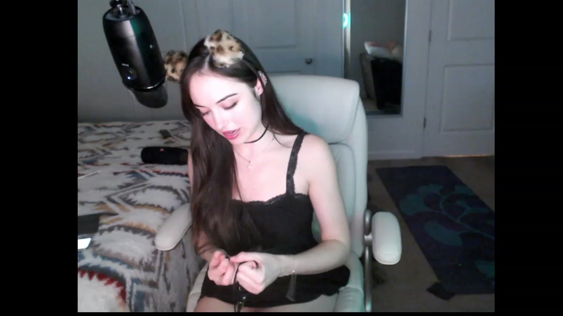 Gallery image thumbnail from Purrityy's myfreecams stream on, 12/11/2022, 06:17 image 7 of 20