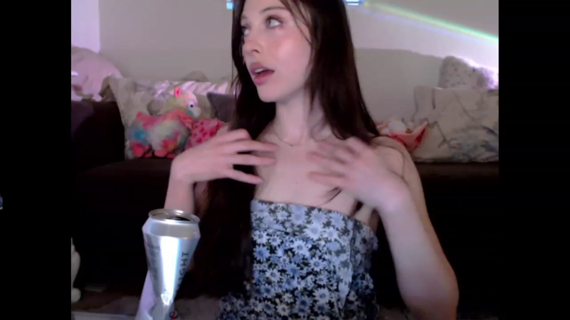 Gallery image thumbnail from Purrityy's myfreecams stream on, 04/14/2023, 03:58 image 8 of 20