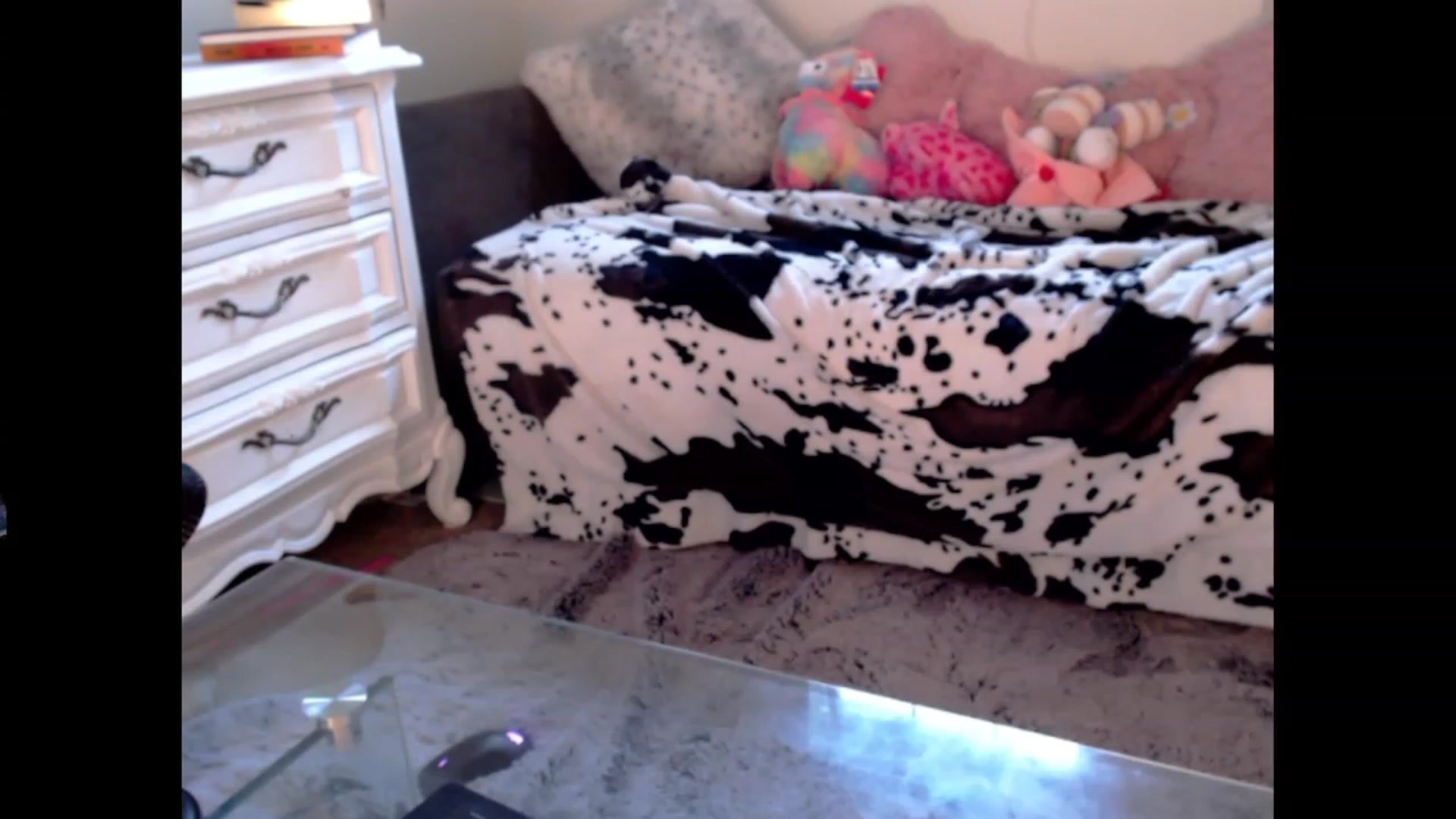 Gallery image thumbnail from Purrityy's myfreecams stream on, 04/23/2023, 15:36 image 7 of 20