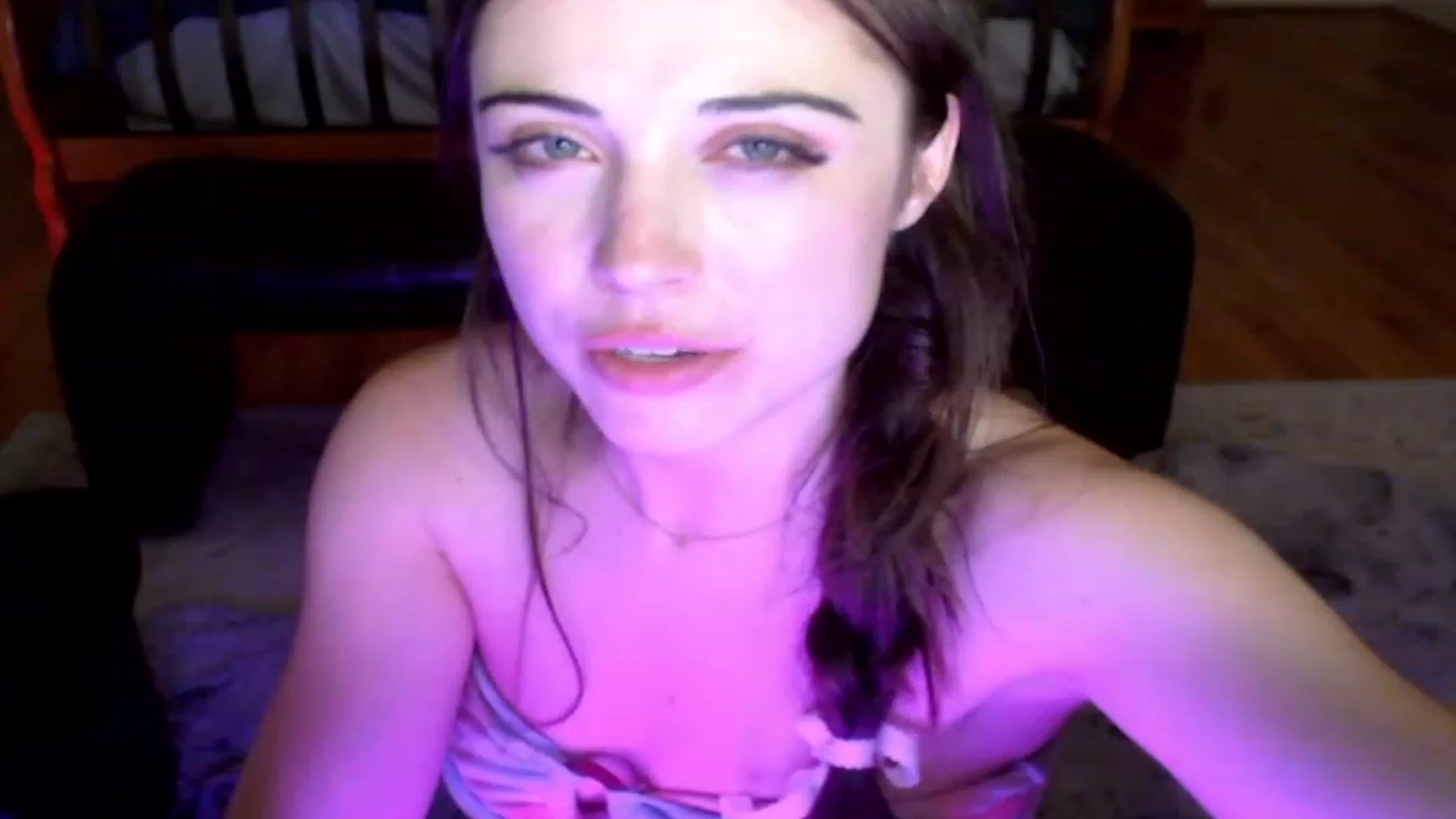 Gallery image thumbnail from Purrityy's myfreecams stream on, 07/18/2023, 05:44 image 10 of 20