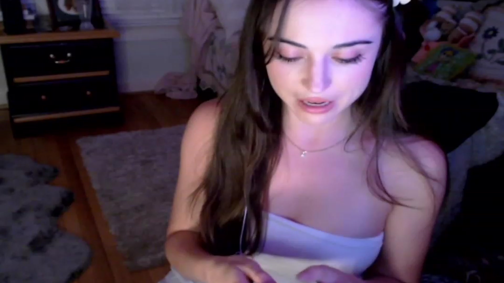 Gallery image thumbnail from Purrityy's myfreecams stream on, 07/25/2023, 05:05 image 7 of 20