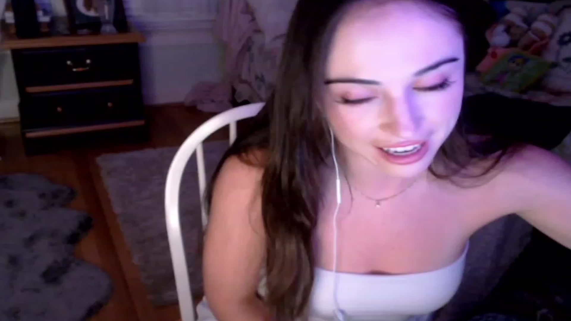 Gallery image thumbnail from Purrityy's myfreecams stream on, 07/25/2023, 05:05 image 10 of 20