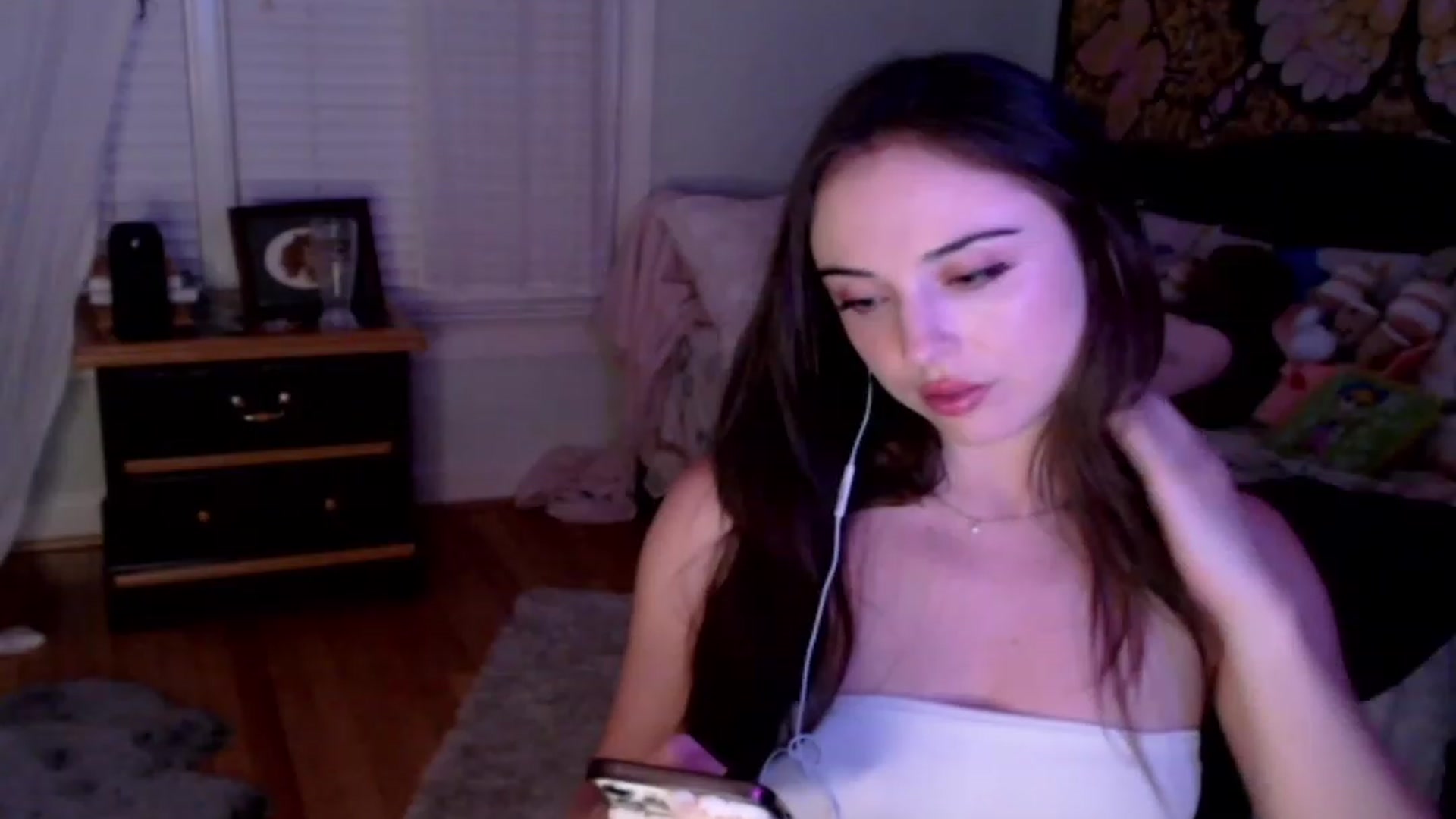 Gallery image thumbnail from Purrityy's myfreecams stream on, 07/25/2023, 05:05 image 17 of 20
